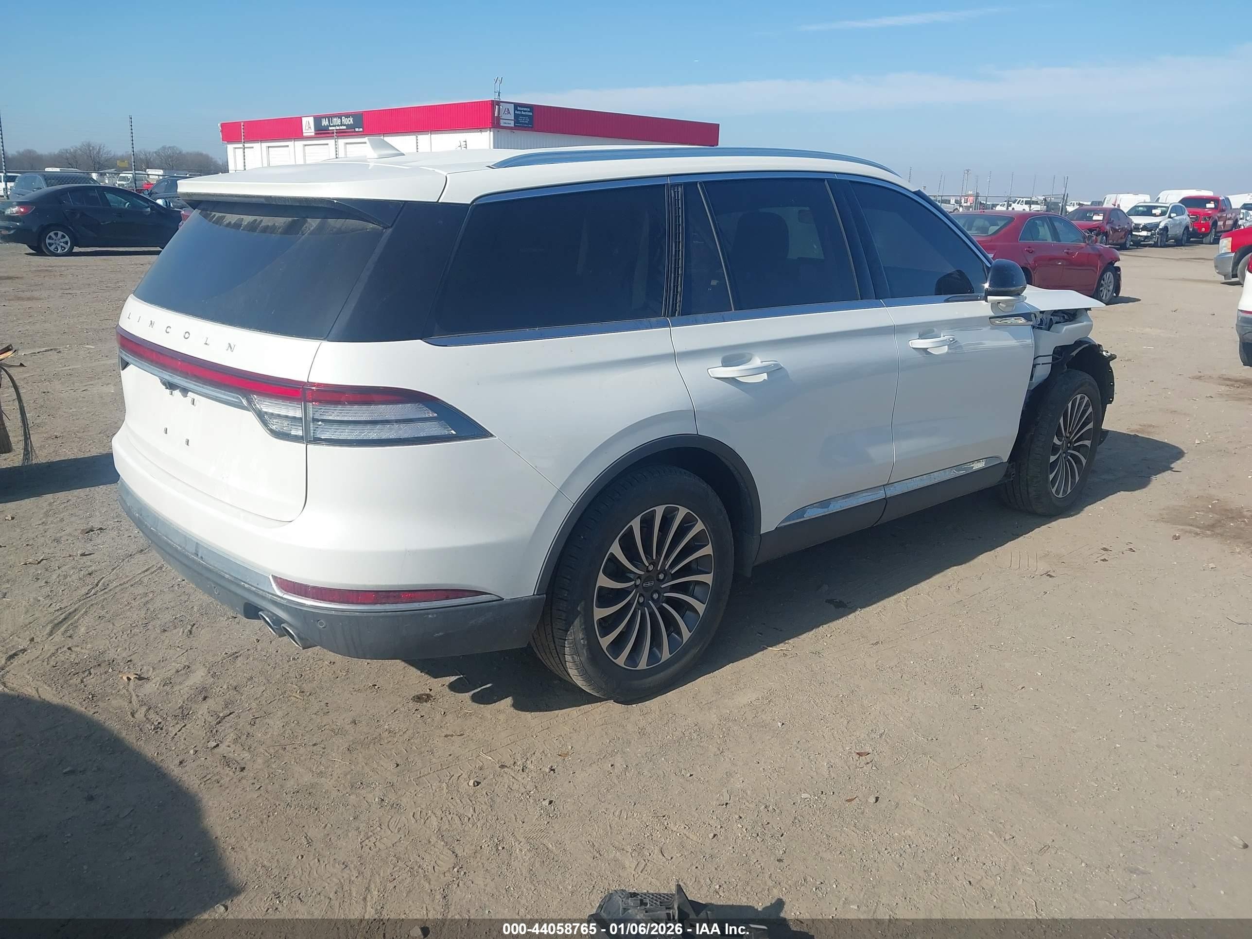 2020 Lincoln Aviator Reserve White vin: 5LM5J7XC6LGL21797