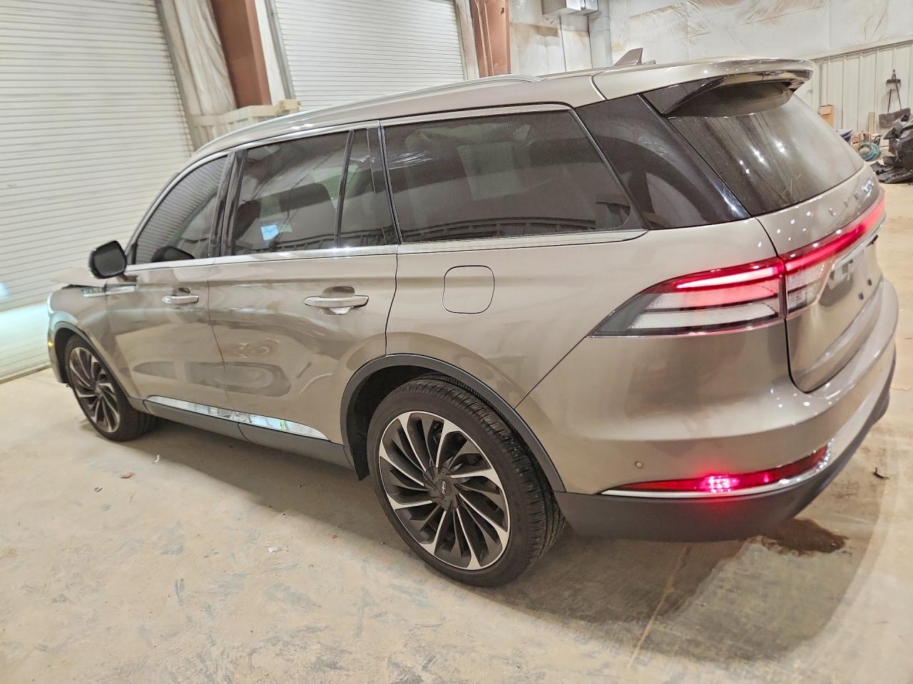 2020 Lincoln Aviator Reserve Tan vin: 5LM5J7XC7LGL05074