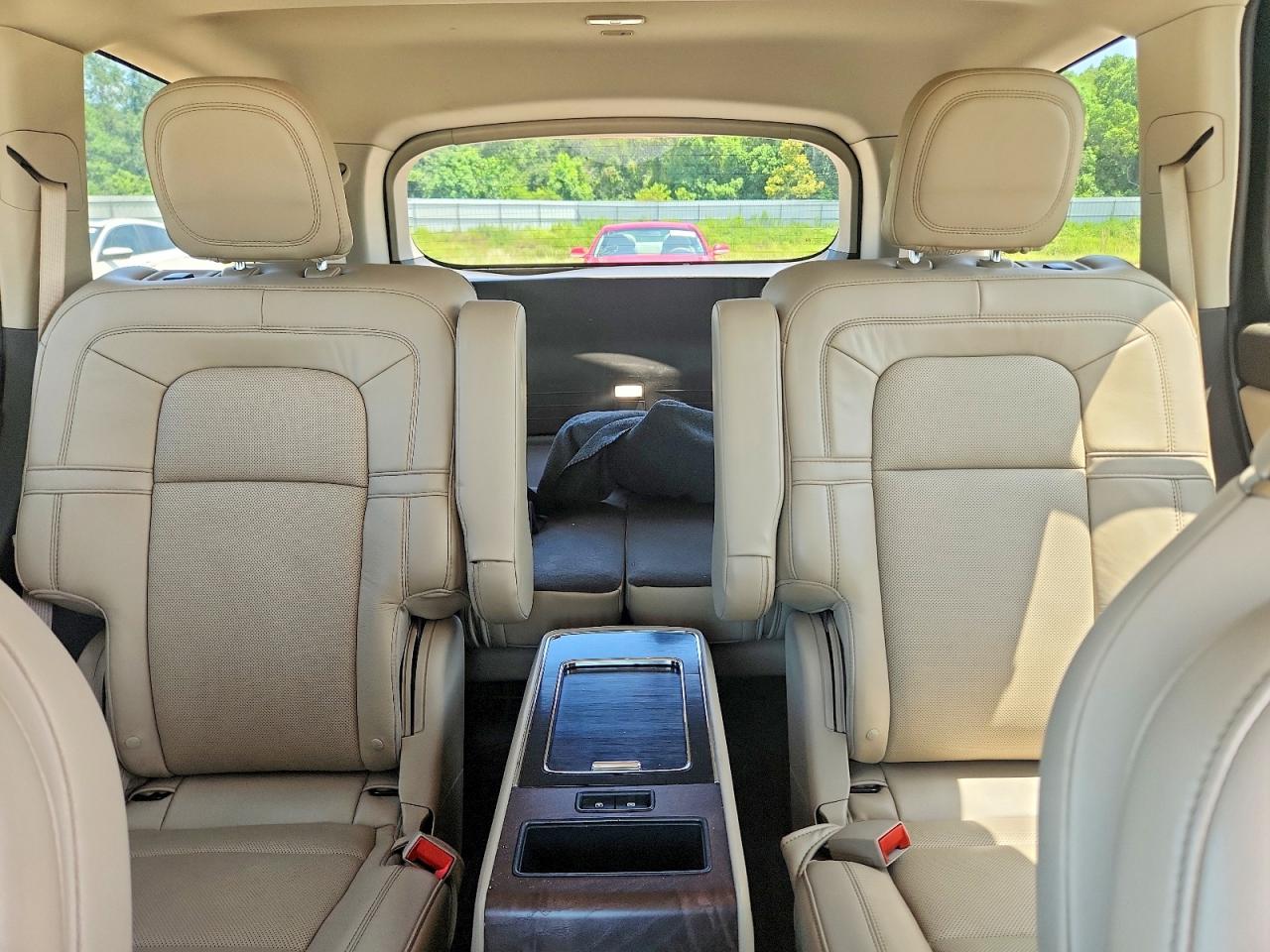2020 Lincoln Aviator Reserve Золотой vin: 5LM5J7XC7LGL29455