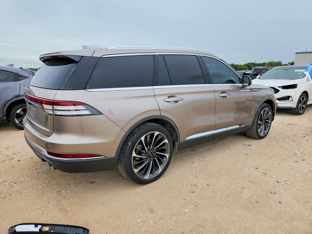 2020 Lincoln Aviator Reserve Желто-коричневый vin: 5LM5J7XC8LGL21431