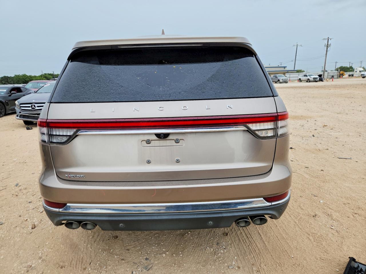 2020 Lincoln Aviator Reserve Желто-коричневый vin: 5LM5J7XC8LGL21431