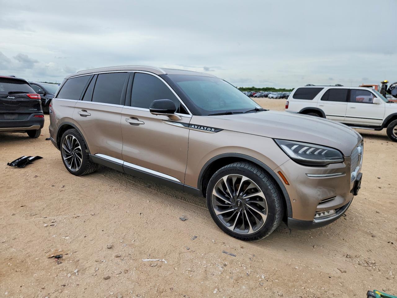 2020 Lincoln Aviator Reserve Желто-коричневый vin: 5LM5J7XC8LGL21431
