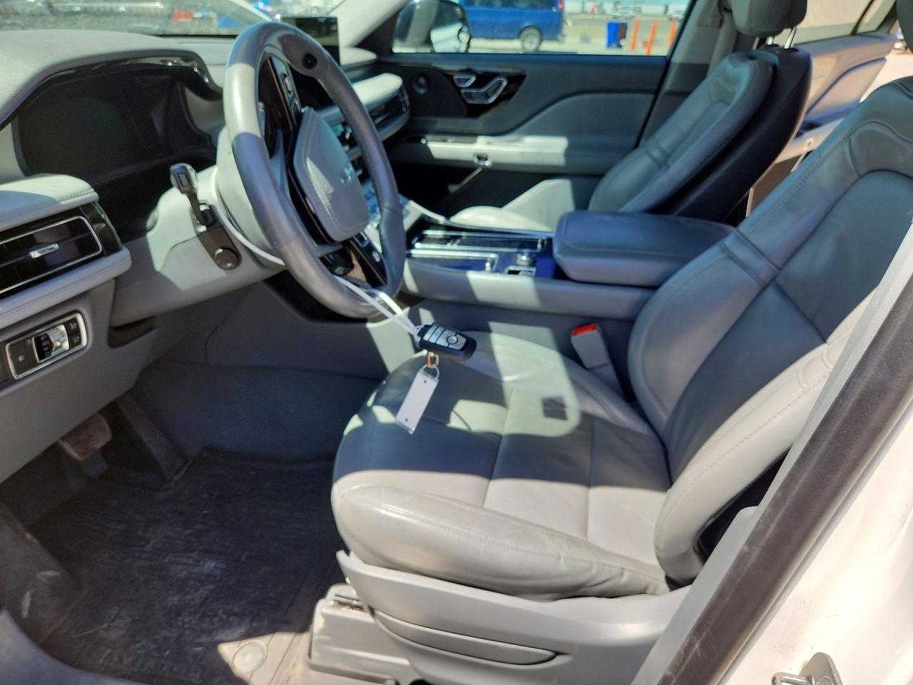 2020 Lincoln Aviator Reserve White vin: 5LM5J7XC8LGL37483