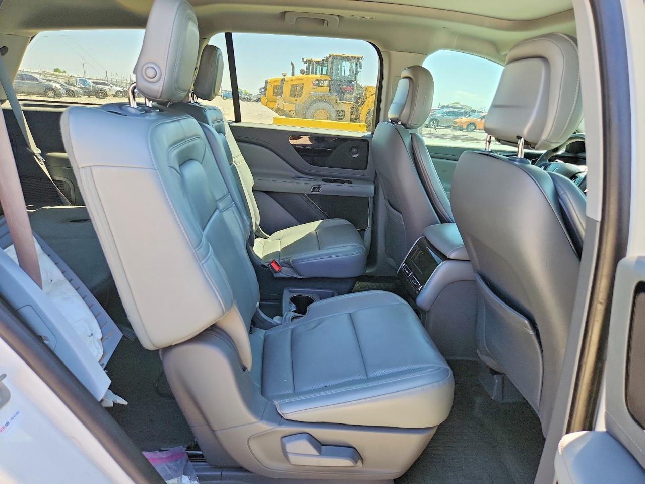 2020 Lincoln Aviator Reserve White vin: 5LM5J7XC8LGL37483