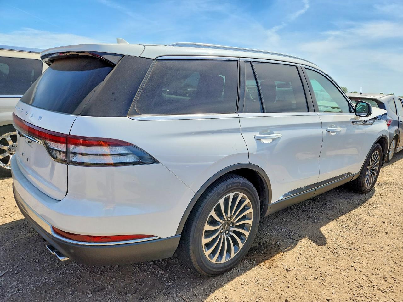 2022 Lincoln Aviator Reserve White vin: 5LM5J7XCXNGL05640
