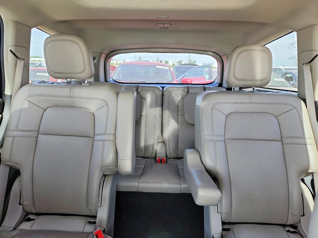 2022 Lincoln Aviator Reserve White vin: 5LM5J7XCXNGL05640