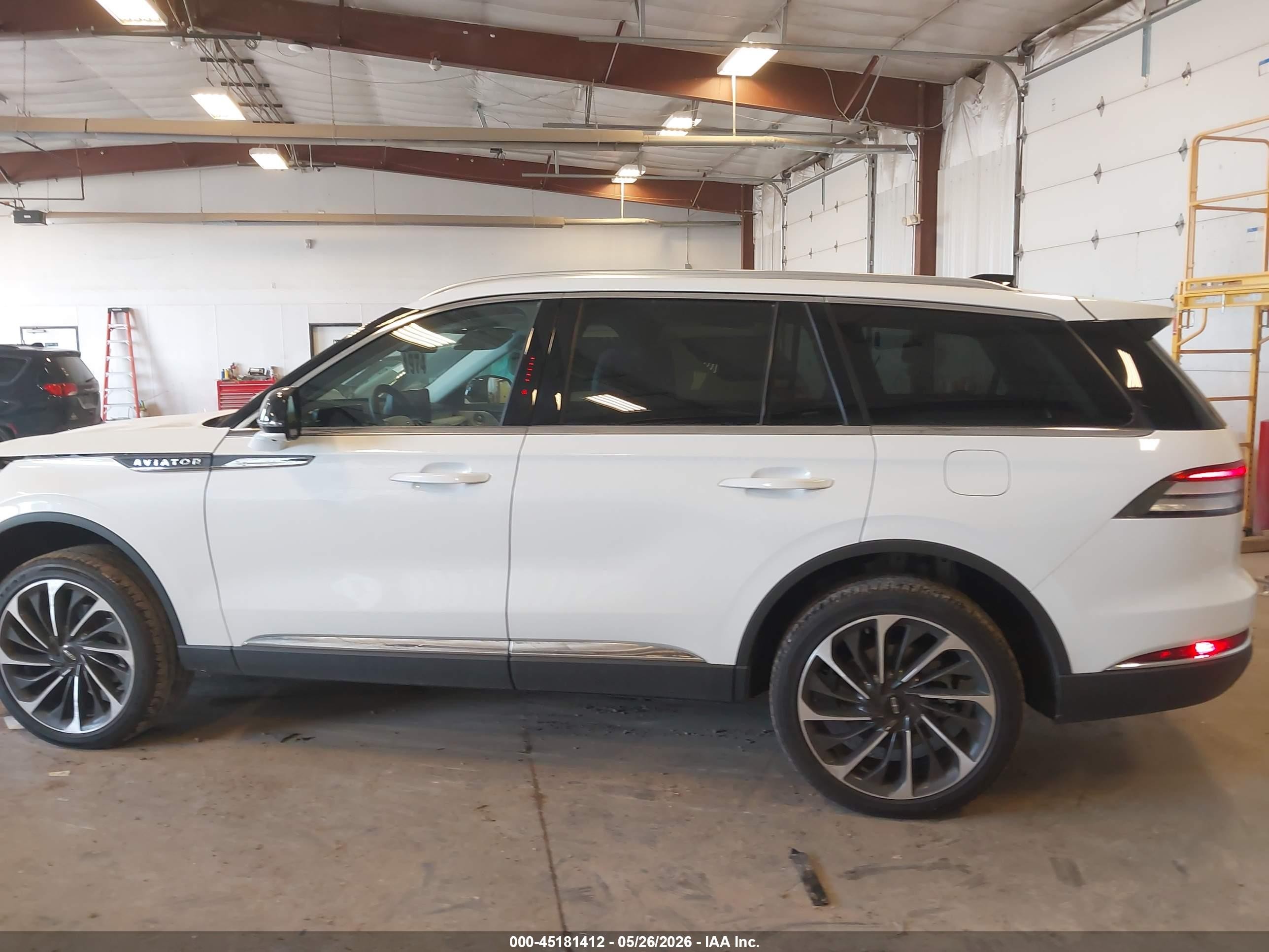2025 Lincoln Aviator Reserve White vin: 5LM5J7XCXSGL16472