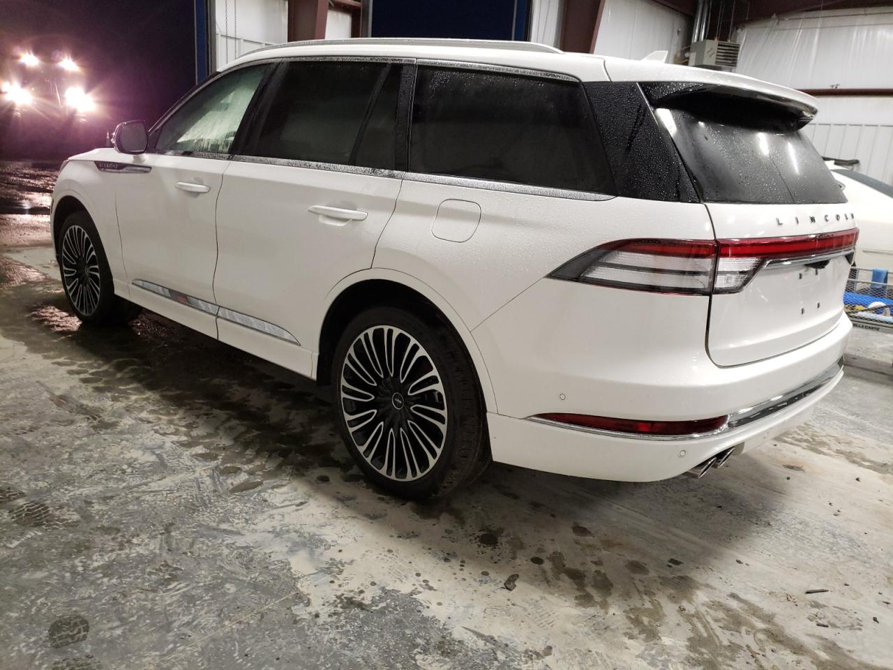 2022 Lincoln Aviator Black Label White vin: 5LM5J9XC5NGL04097