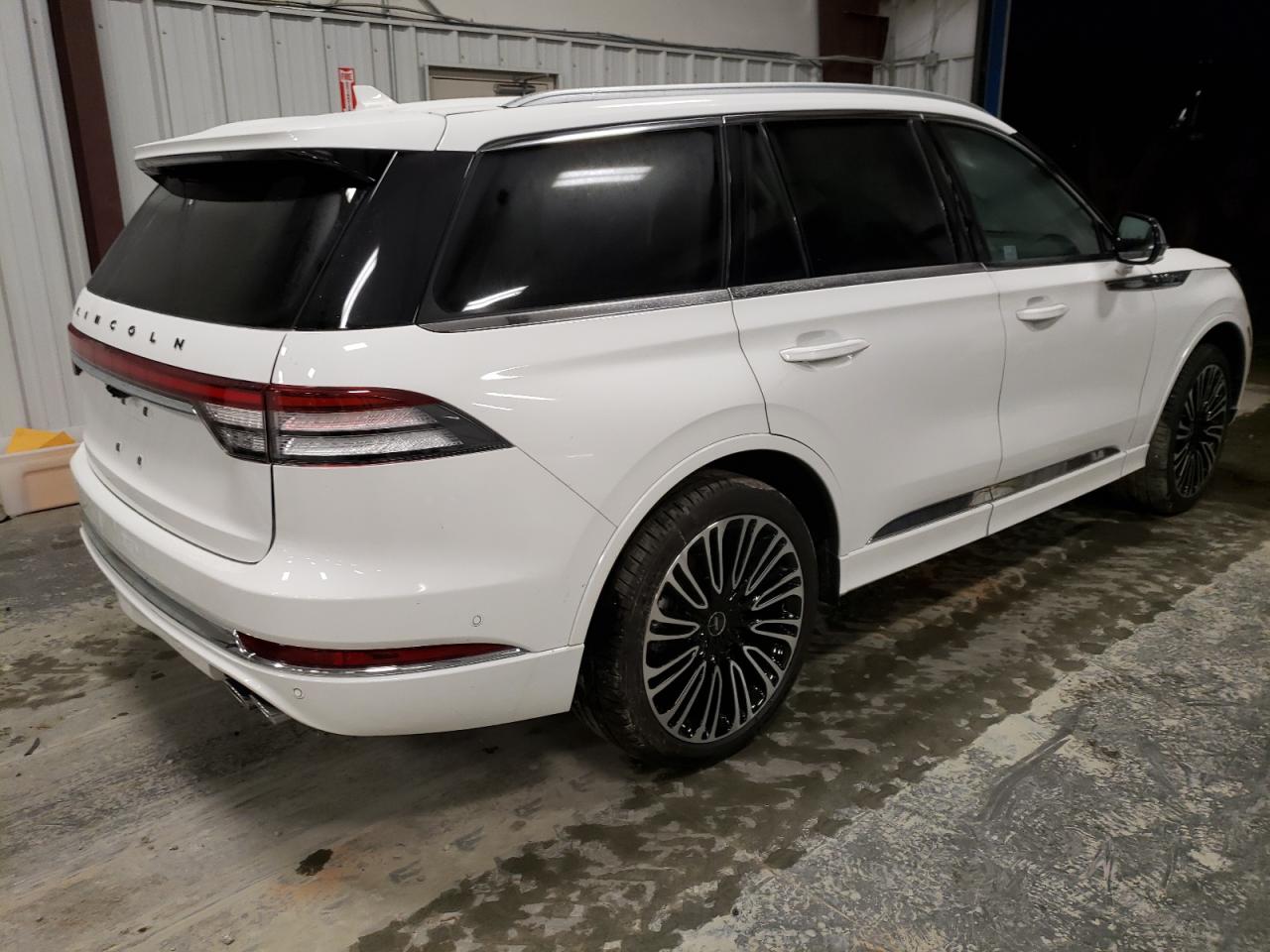 2022 Lincoln Aviator Black Label White vin: 5LM5J9XC5NGL04097