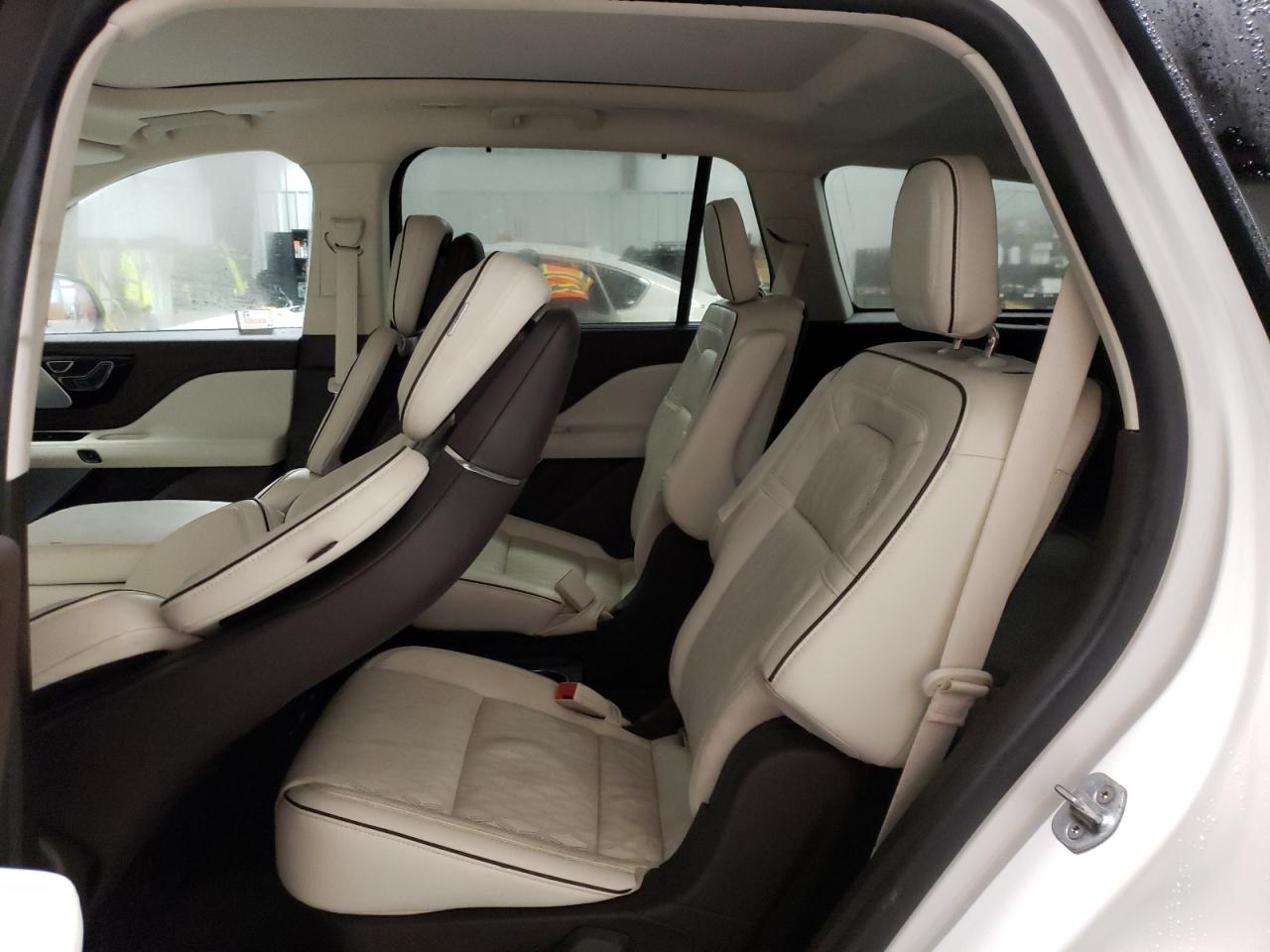 2022 Lincoln Aviator Black Label White vin: 5LM5J9XC5NGL04097