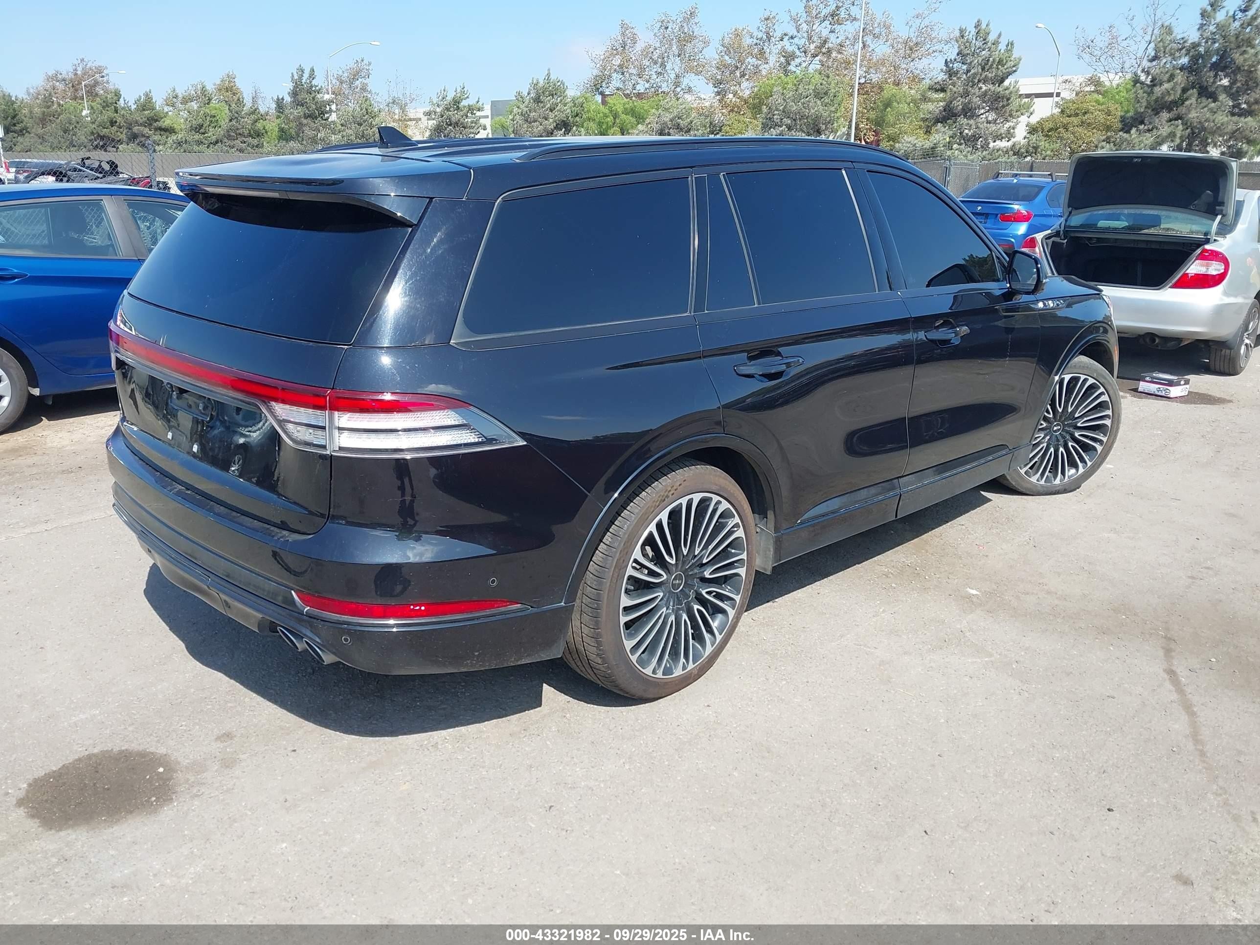 2020 Lincoln Aviator Black Label Черный vin: 5LM5J9XC9LGL00986