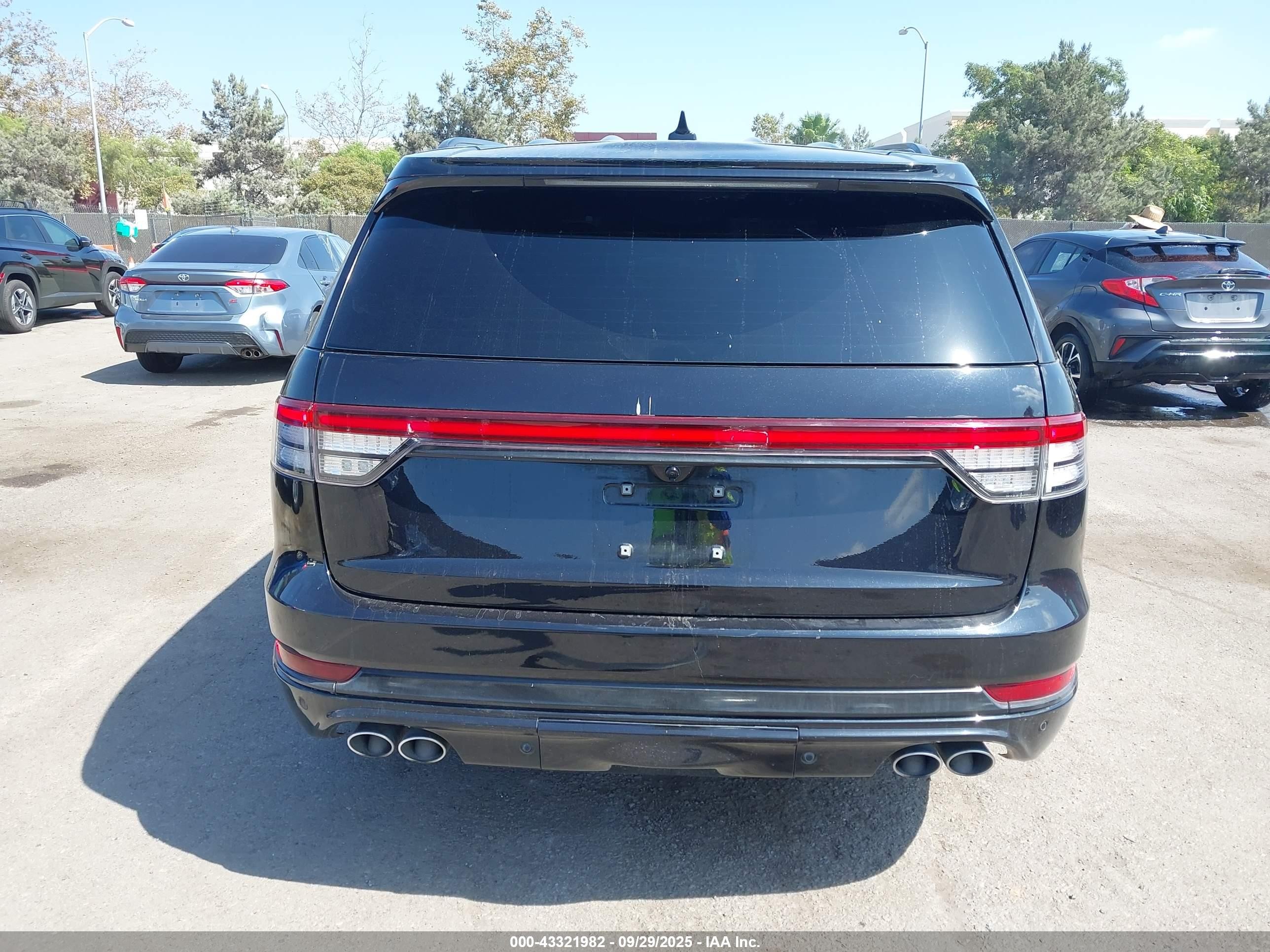 2020 Lincoln Aviator Black Label Черный vin: 5LM5J9XC9LGL00986