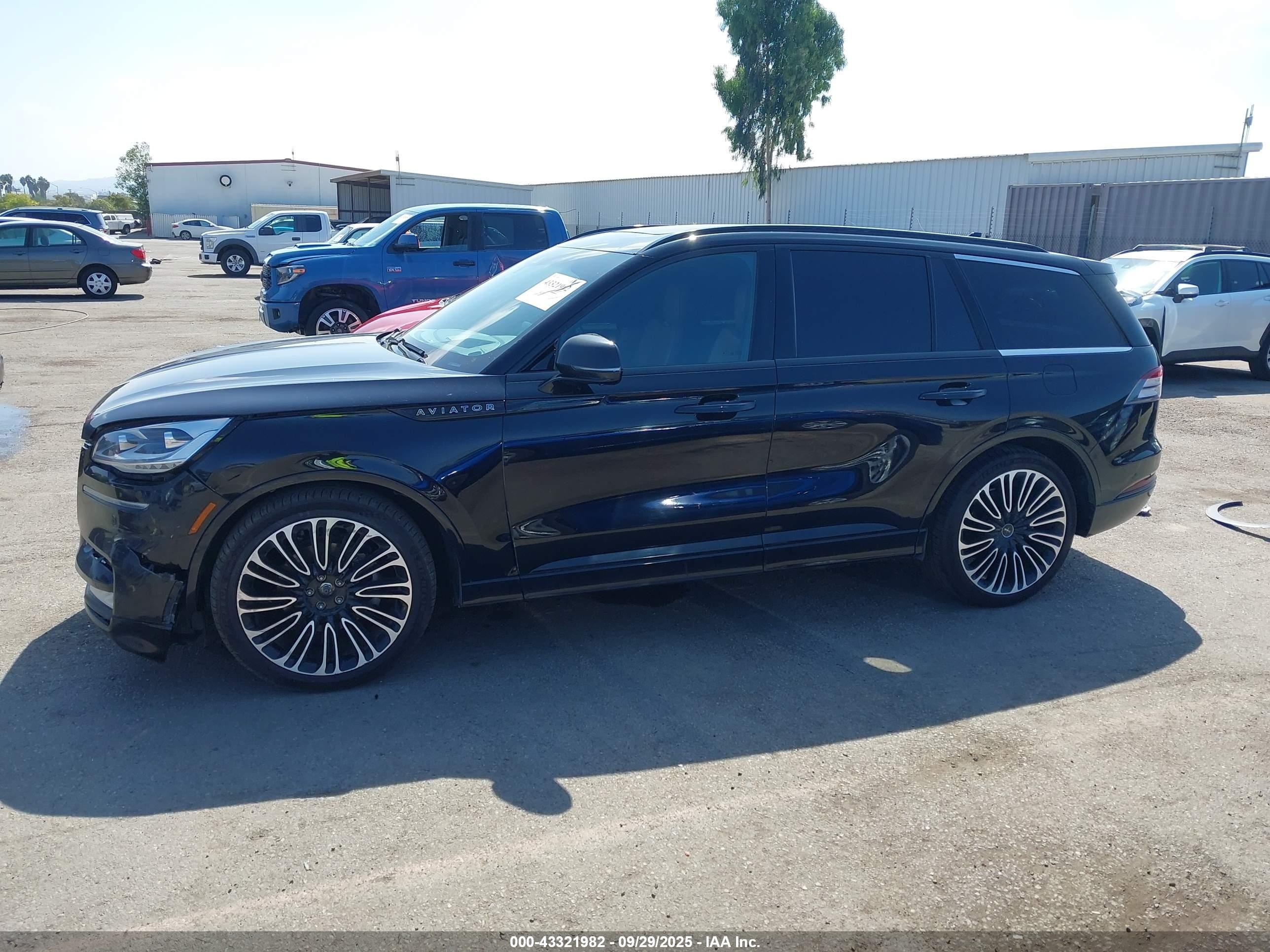 2020 Lincoln Aviator Black Label Черный vin: 5LM5J9XC9LGL00986