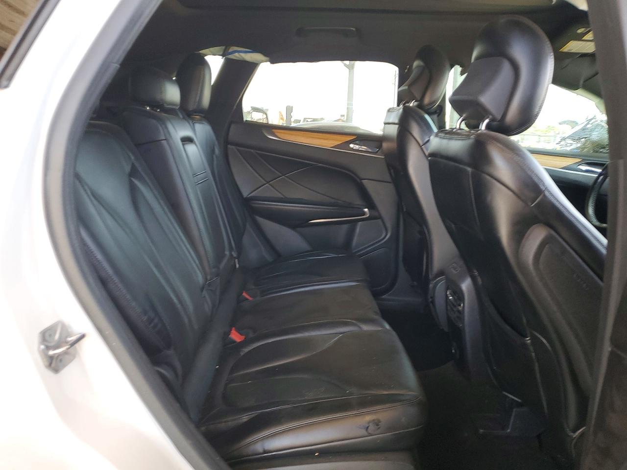 2015 Lincoln Mkc White vin: 5LMCJ1A90FUJ15866