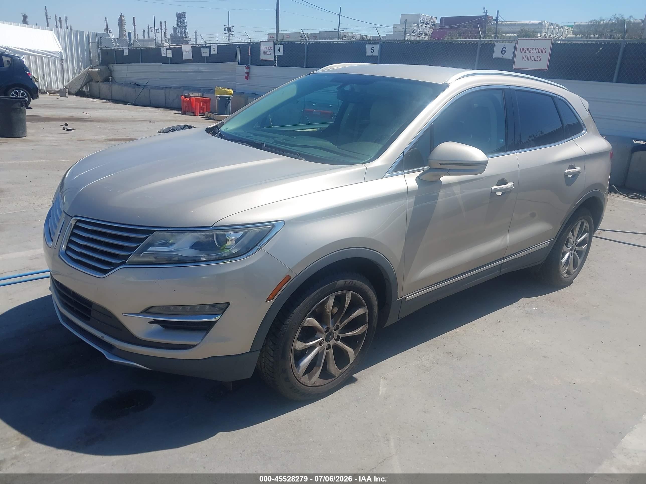2015 Lincoln Mkc   Silver vin: 5LMCJ1A90FUJ47149