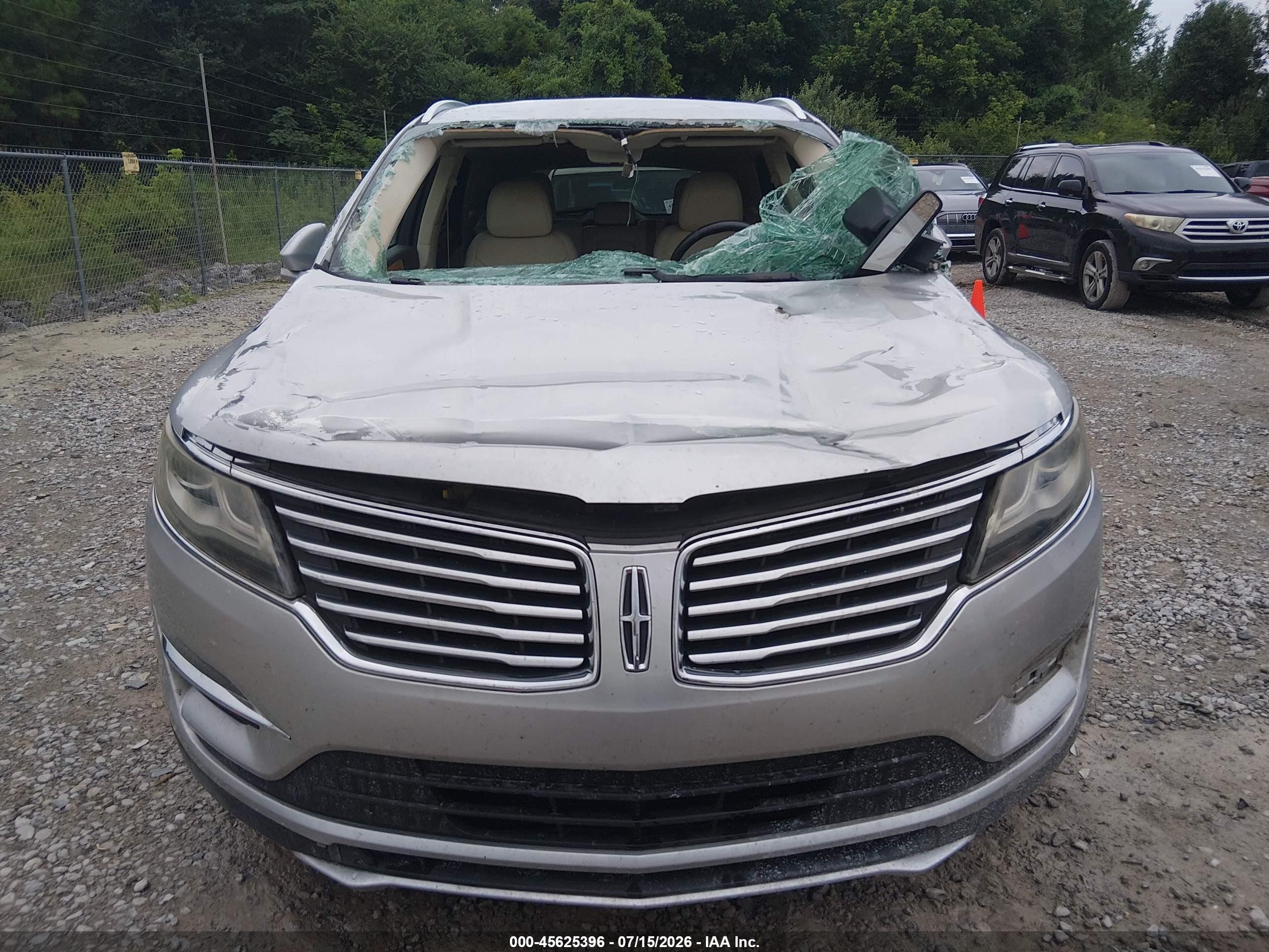 2015 Lincoln Mkc   Silver vin: 5LMCJ1A91FUJ28125
