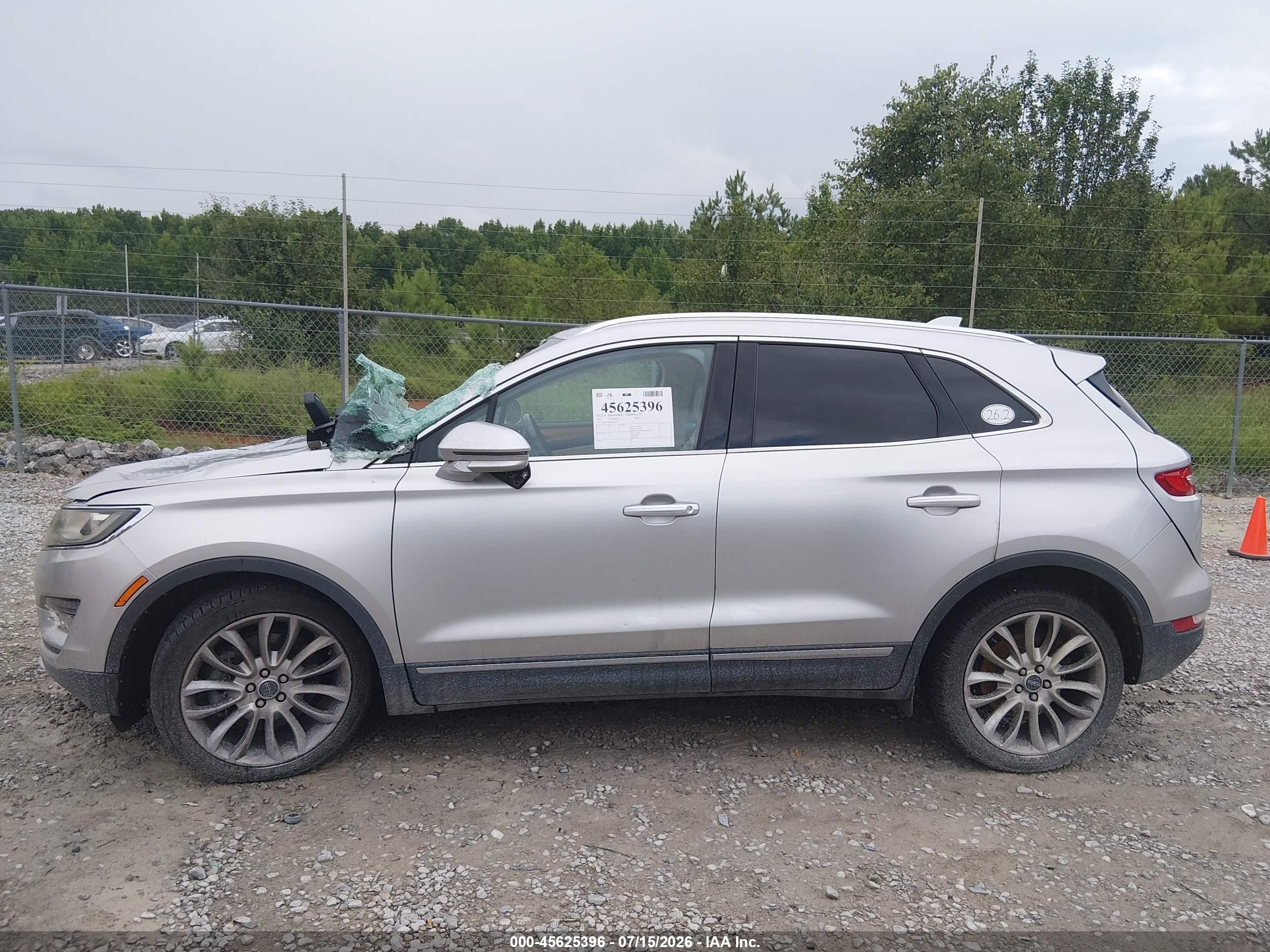 2015 Lincoln Mkc   Silver vin: 5LMCJ1A91FUJ28125