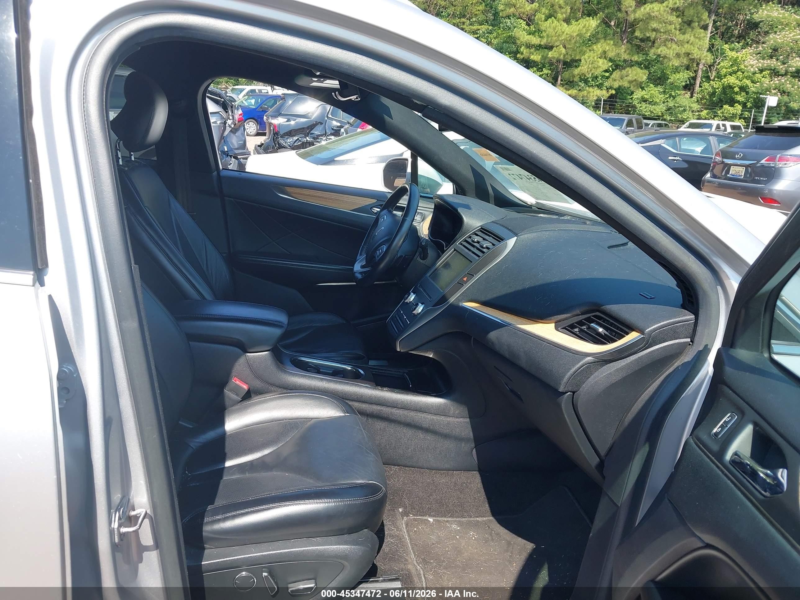 2015 Lincoln Mkc   Silver vin: 5LMCJ1A92FUJ07364