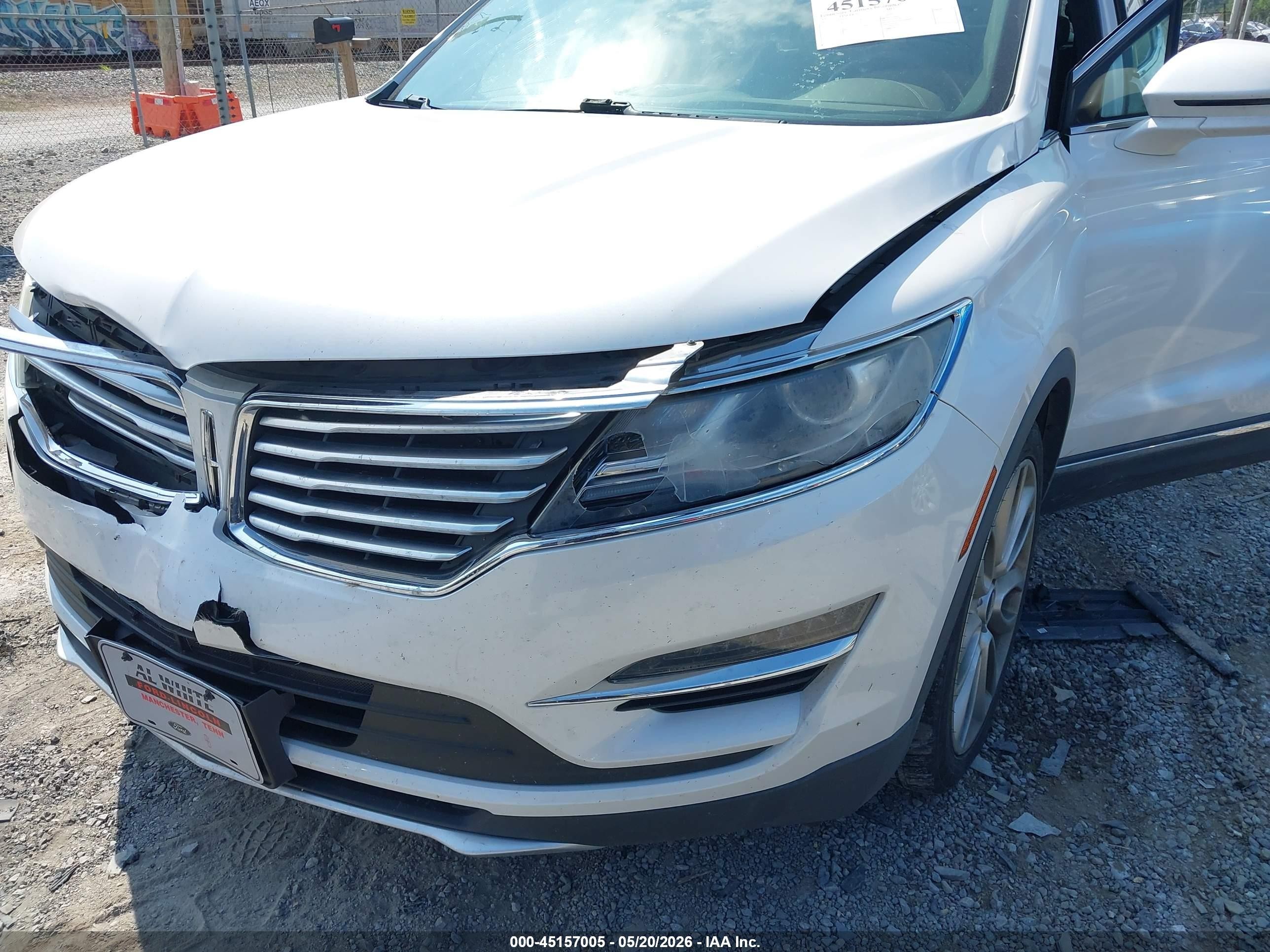 2015 Lincoln Mkc White vin: 5LMCJ1A92FUJ15738