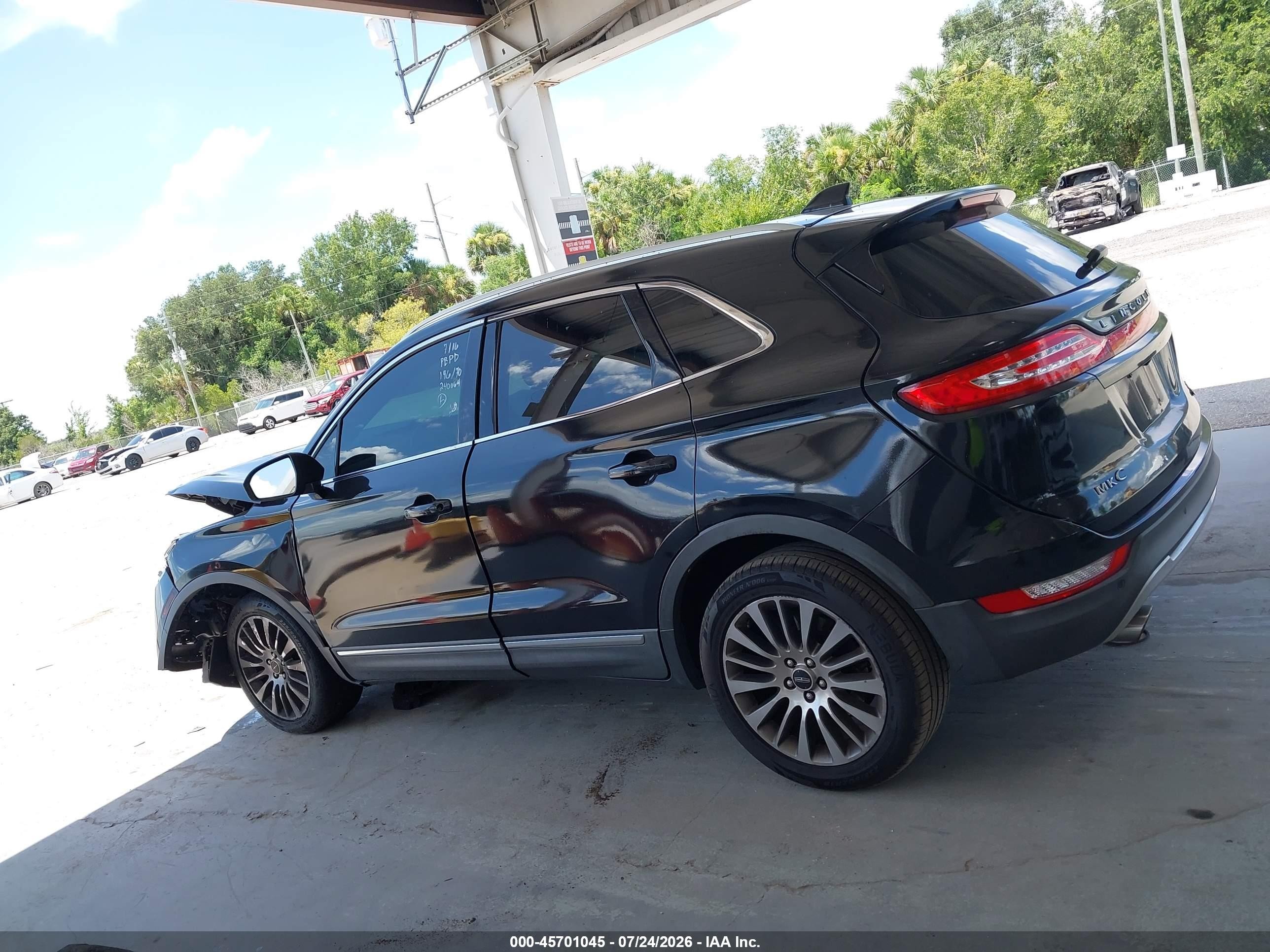 2015 Lincoln Mkc   Black vin: 5LMCJ1A93FUJ06076