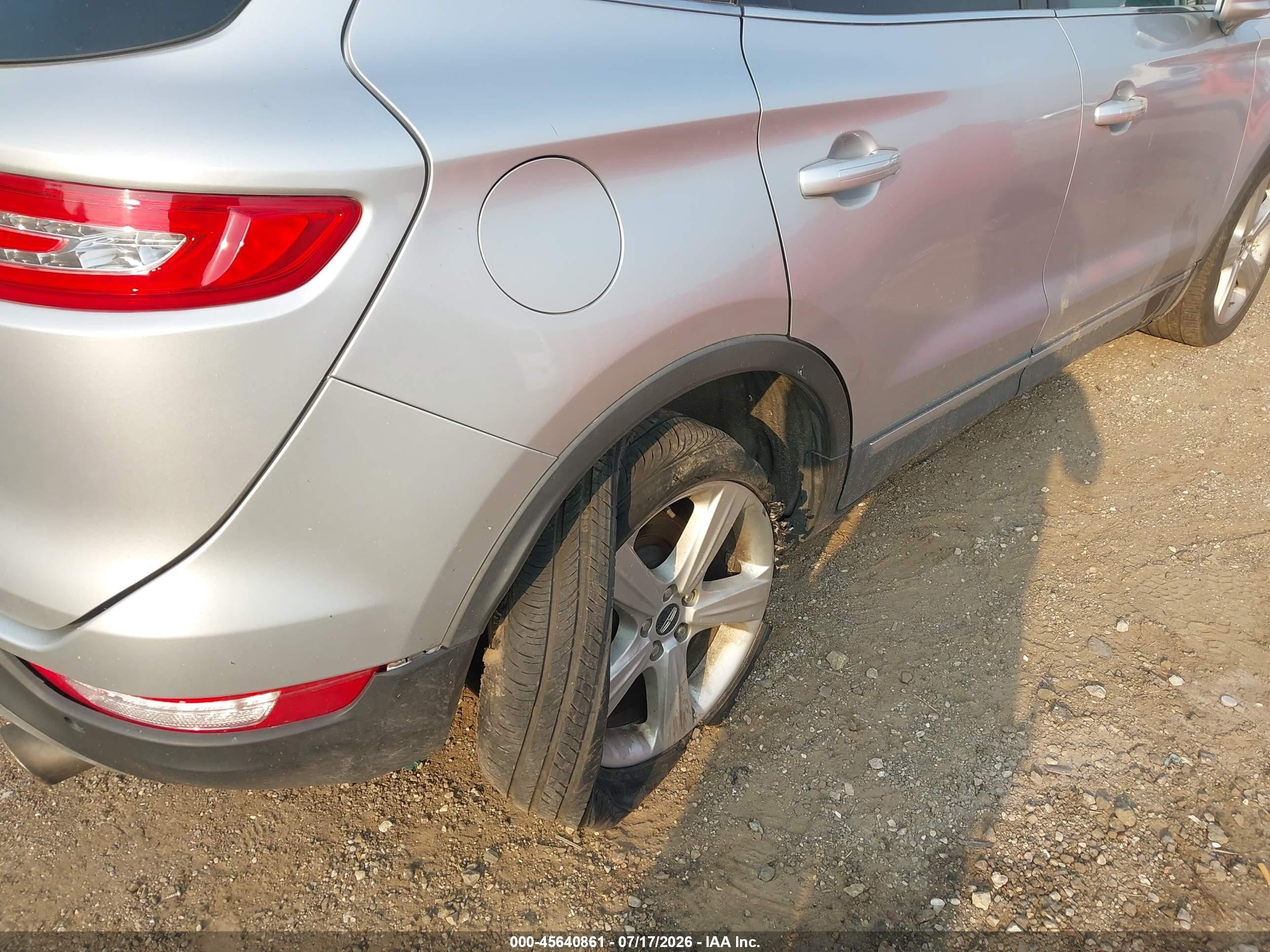 2015 Lincoln Mkc   Серебряный vin: 5LMCJ1A93FUJ07874