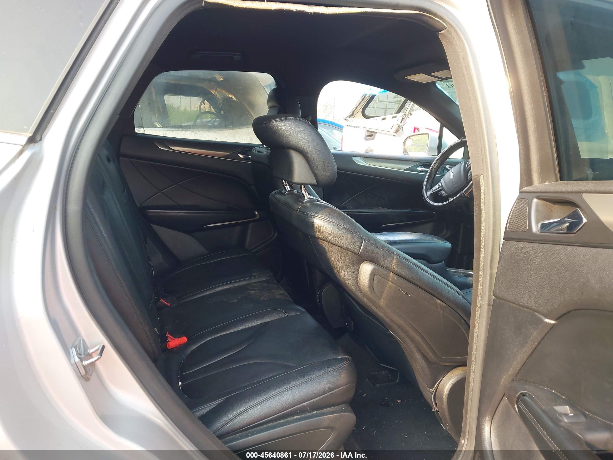 2015 Lincoln Mkc   Серебряный vin: 5LMCJ1A93FUJ07874