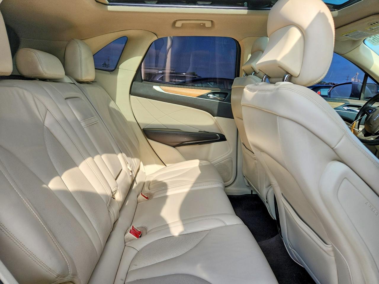 2015 Lincoln Mkc White vin: 5LMCJ1A93FUJ15862