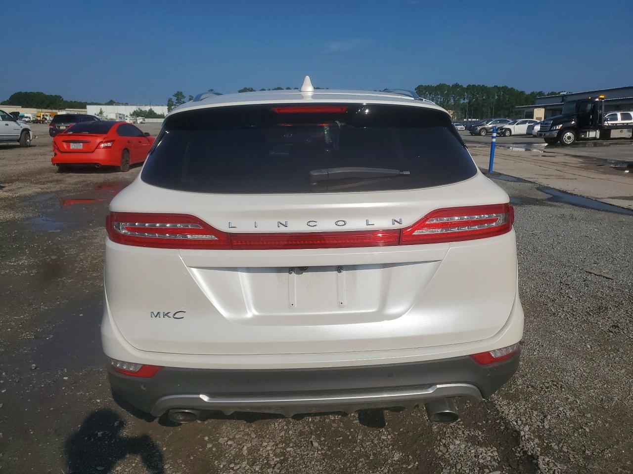 2015 Lincoln Mkc White vin: 5LMCJ1A93FUJ31852