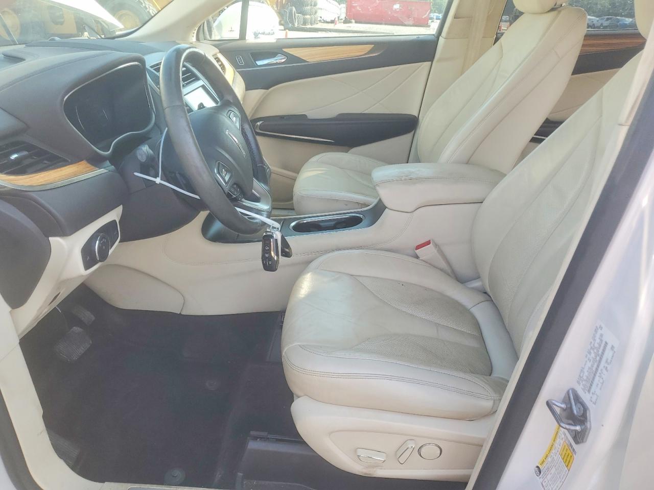 2015 Lincoln Mkc White vin: 5LMCJ1A93FUJ31852