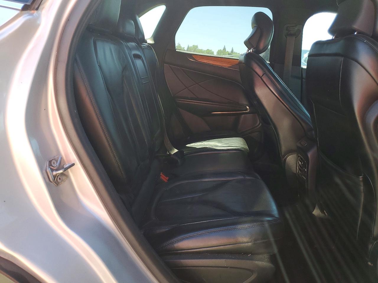 2015 Lincoln Mkc Silver vin: 5LMCJ1A93FUJ48134
