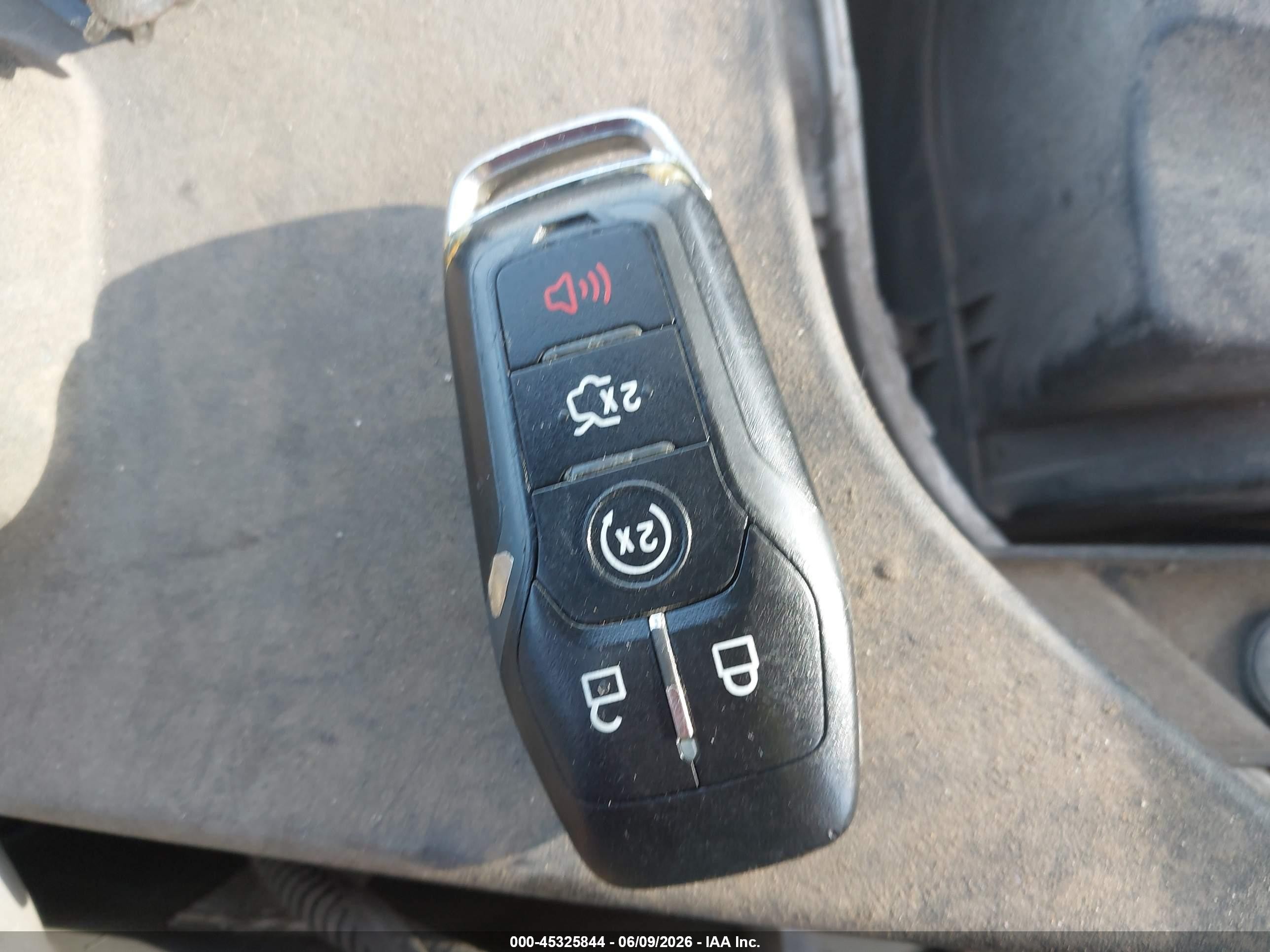 2015 Lincoln Mkc   Серебряный vin: 5LMCJ1A94FUJ15370
