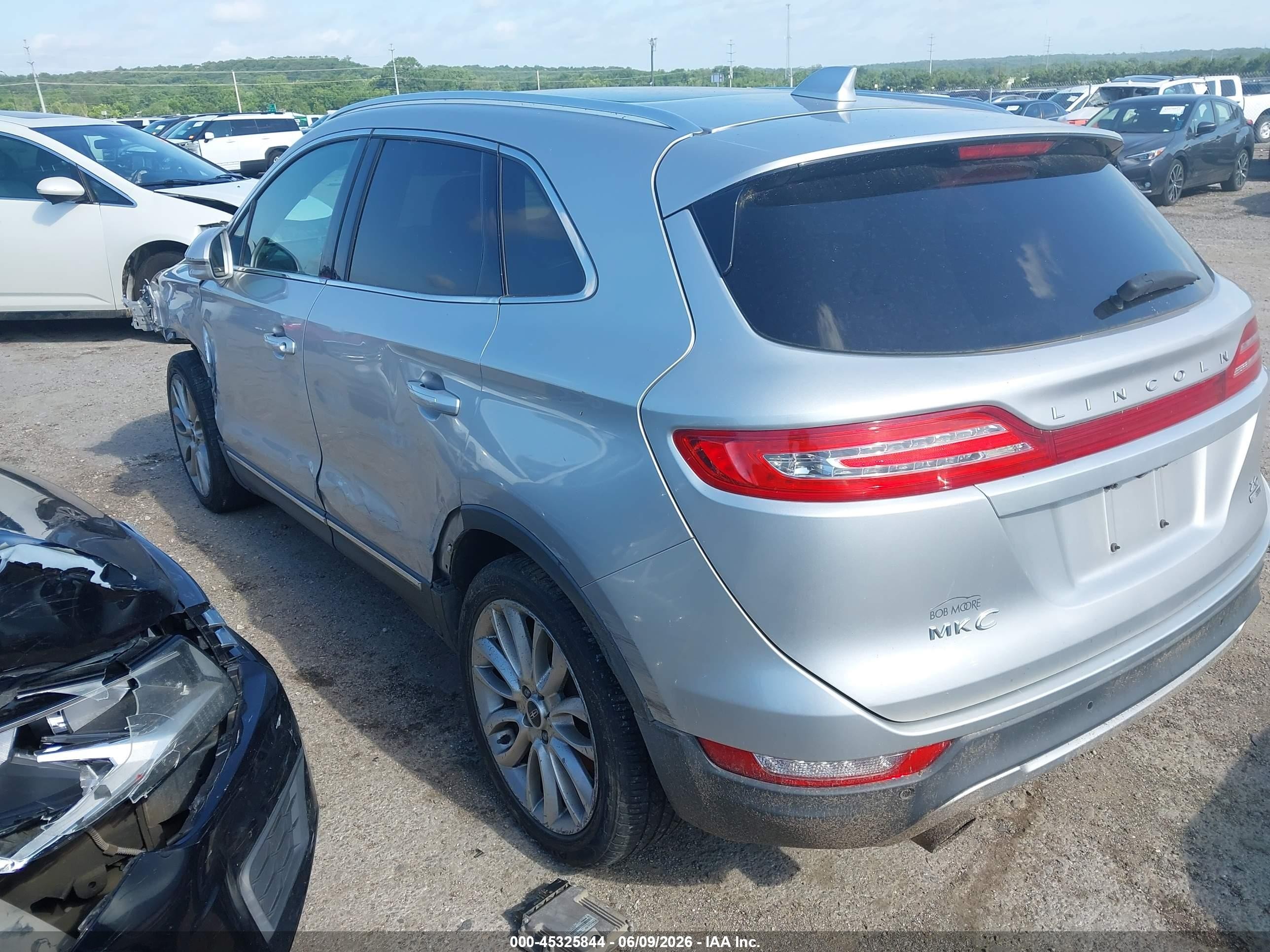 2015 Lincoln Mkc   Серебряный vin: 5LMCJ1A94FUJ15370