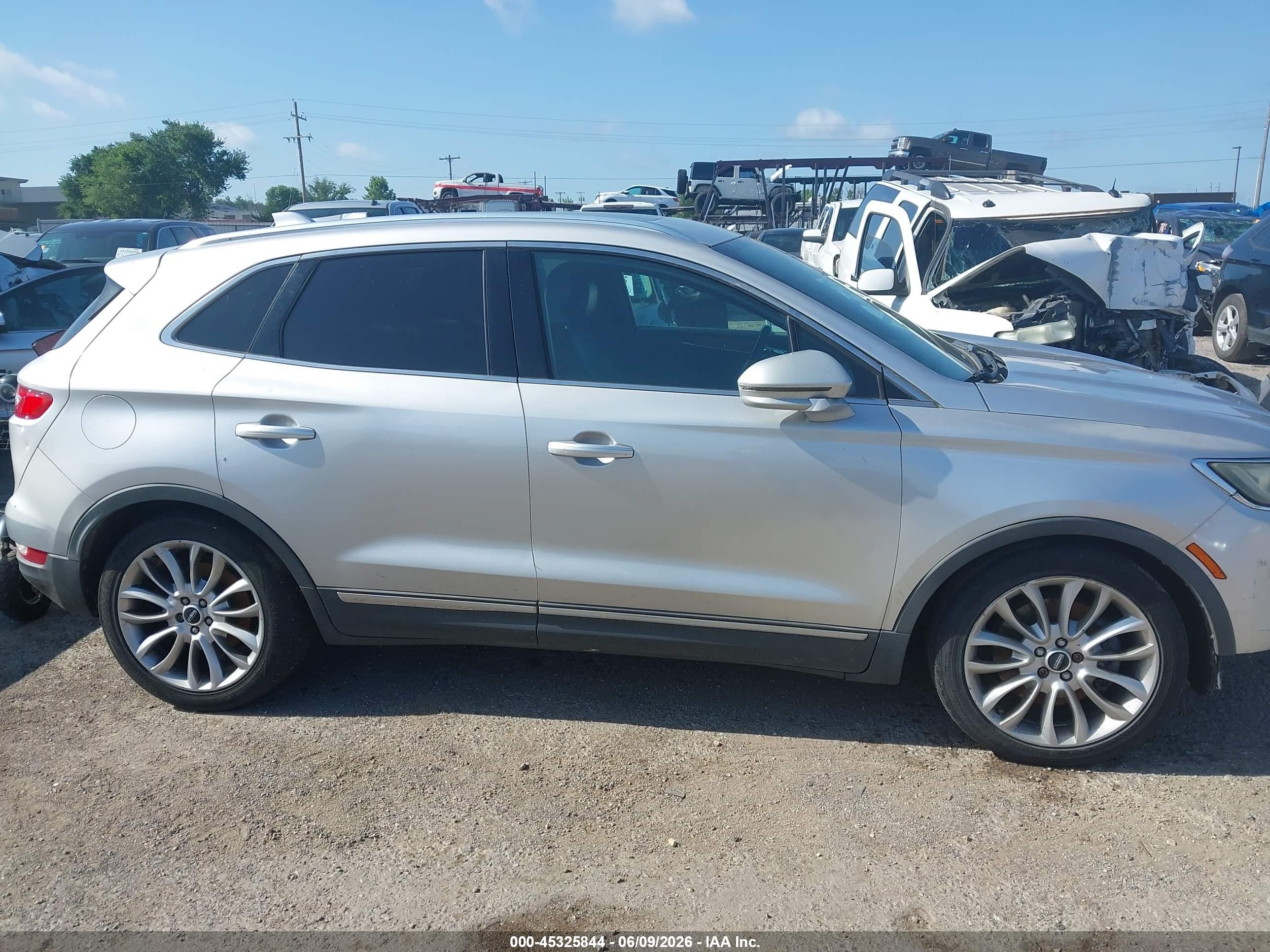 2015 Lincoln Mkc   Серебряный vin: 5LMCJ1A94FUJ15370