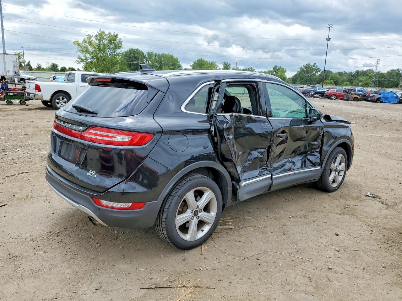 2015 Lincoln Mkc Черный vin: 5LMCJ1A94FUJ24201