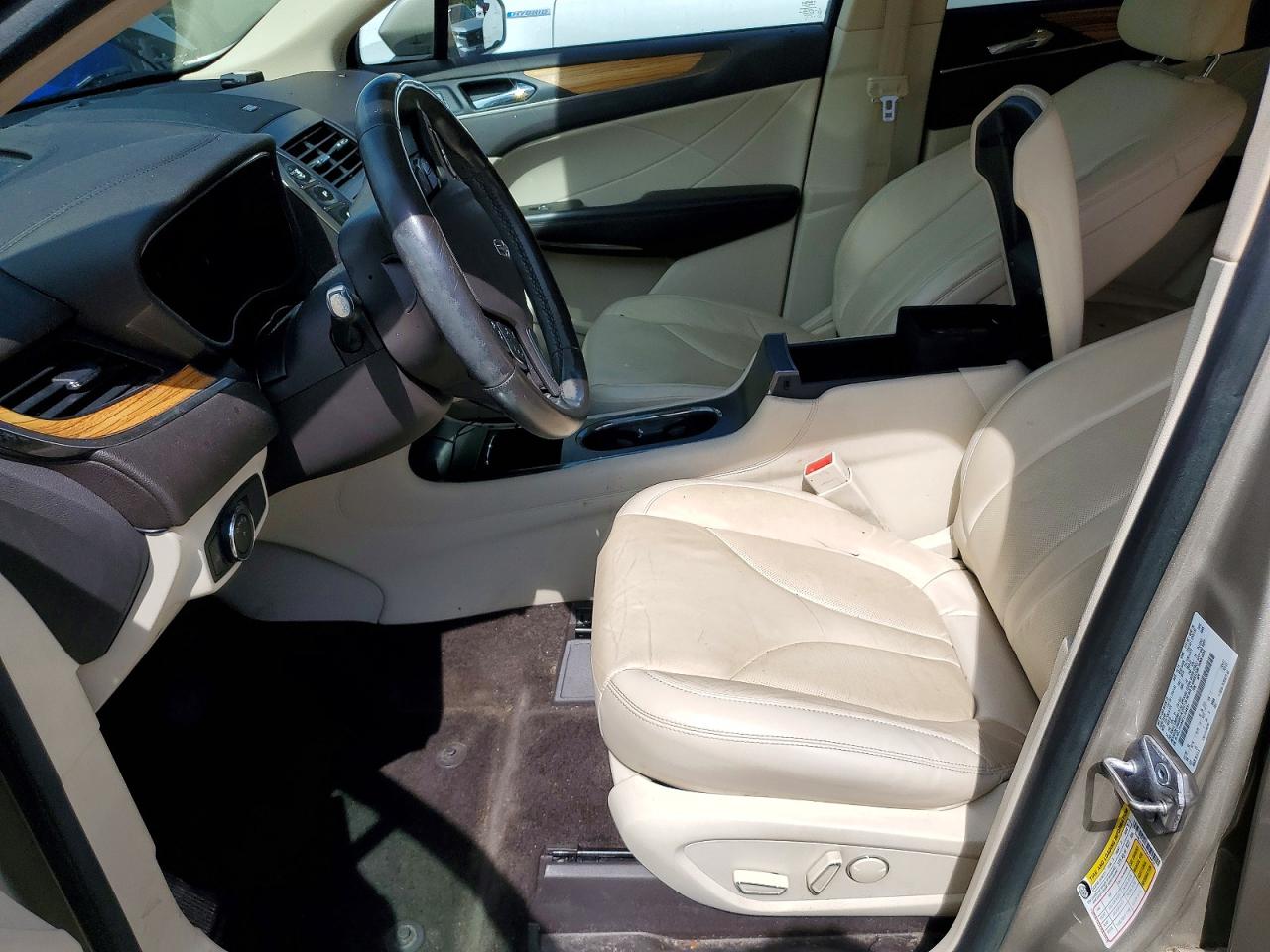 2015 Lincoln Mkc Cream vin: 5LMCJ1A94FUJ24831