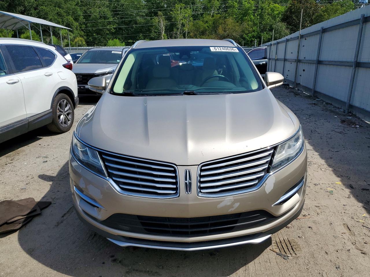 2015 Lincoln Mkc Cream vin: 5LMCJ1A94FUJ24831