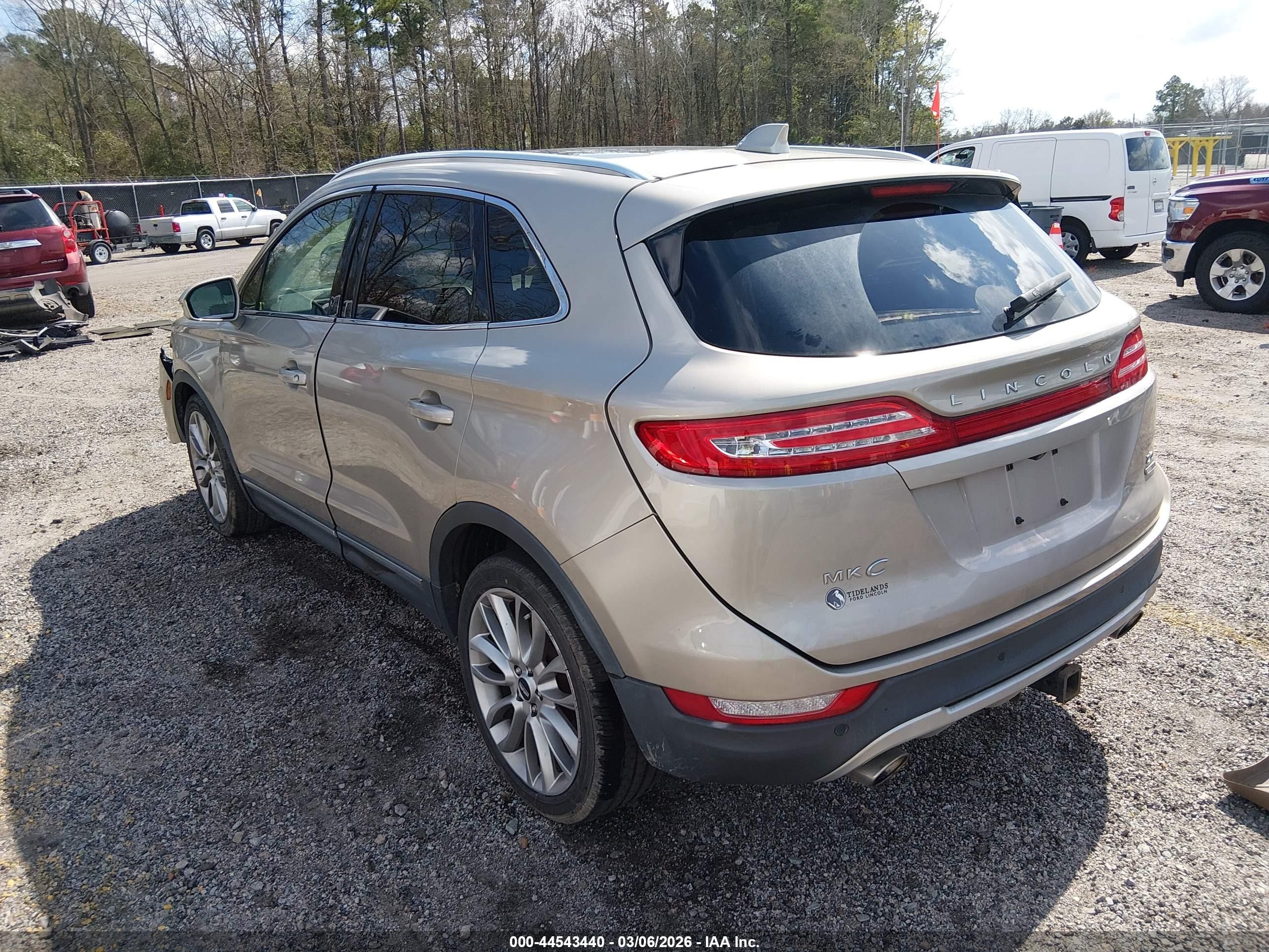 2015 Lincoln Mkc   Champagne vin: 5LMCJ1A94FUJ28331