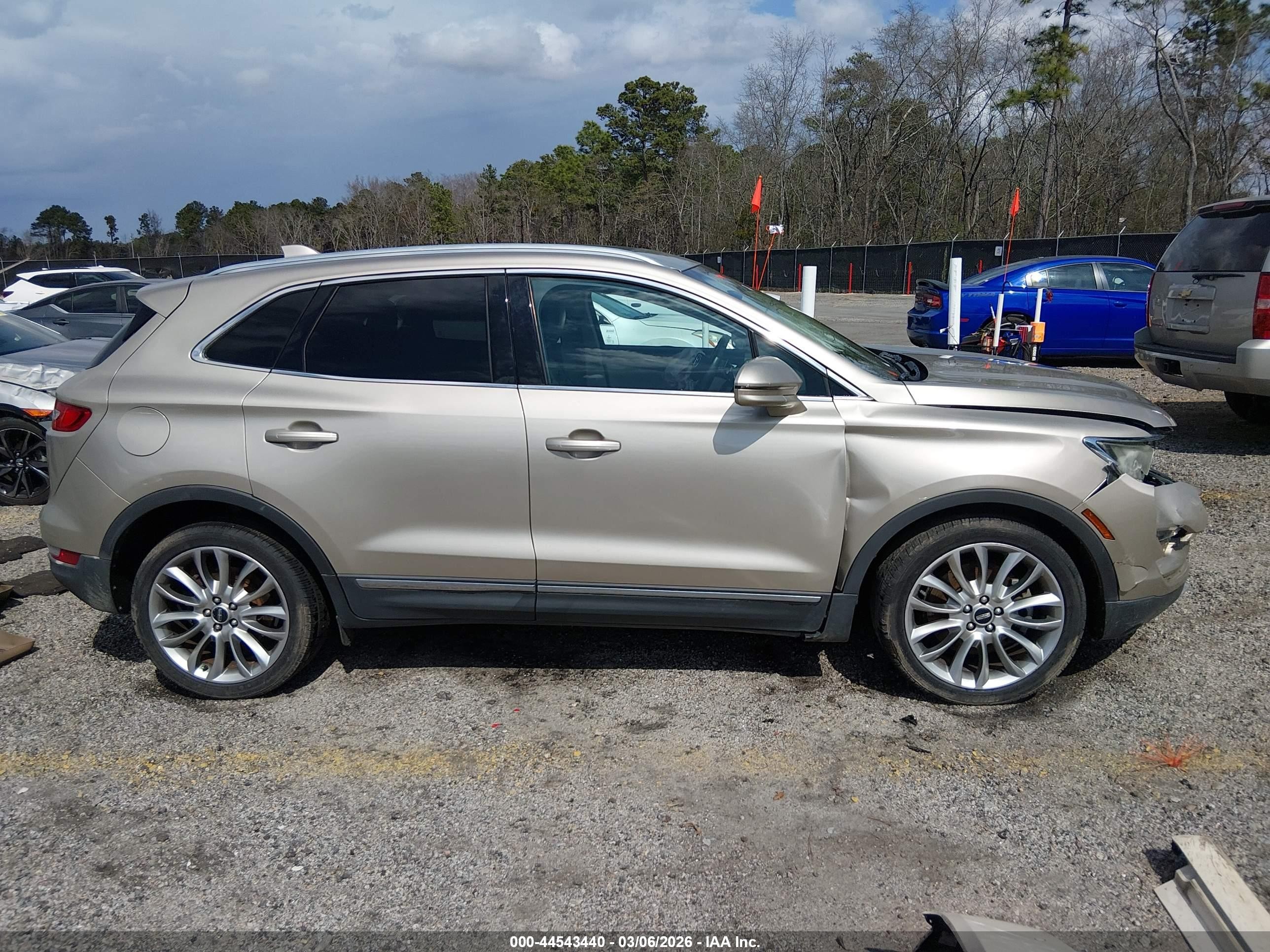 2015 Lincoln Mkc   Champagne vin: 5LMCJ1A94FUJ28331