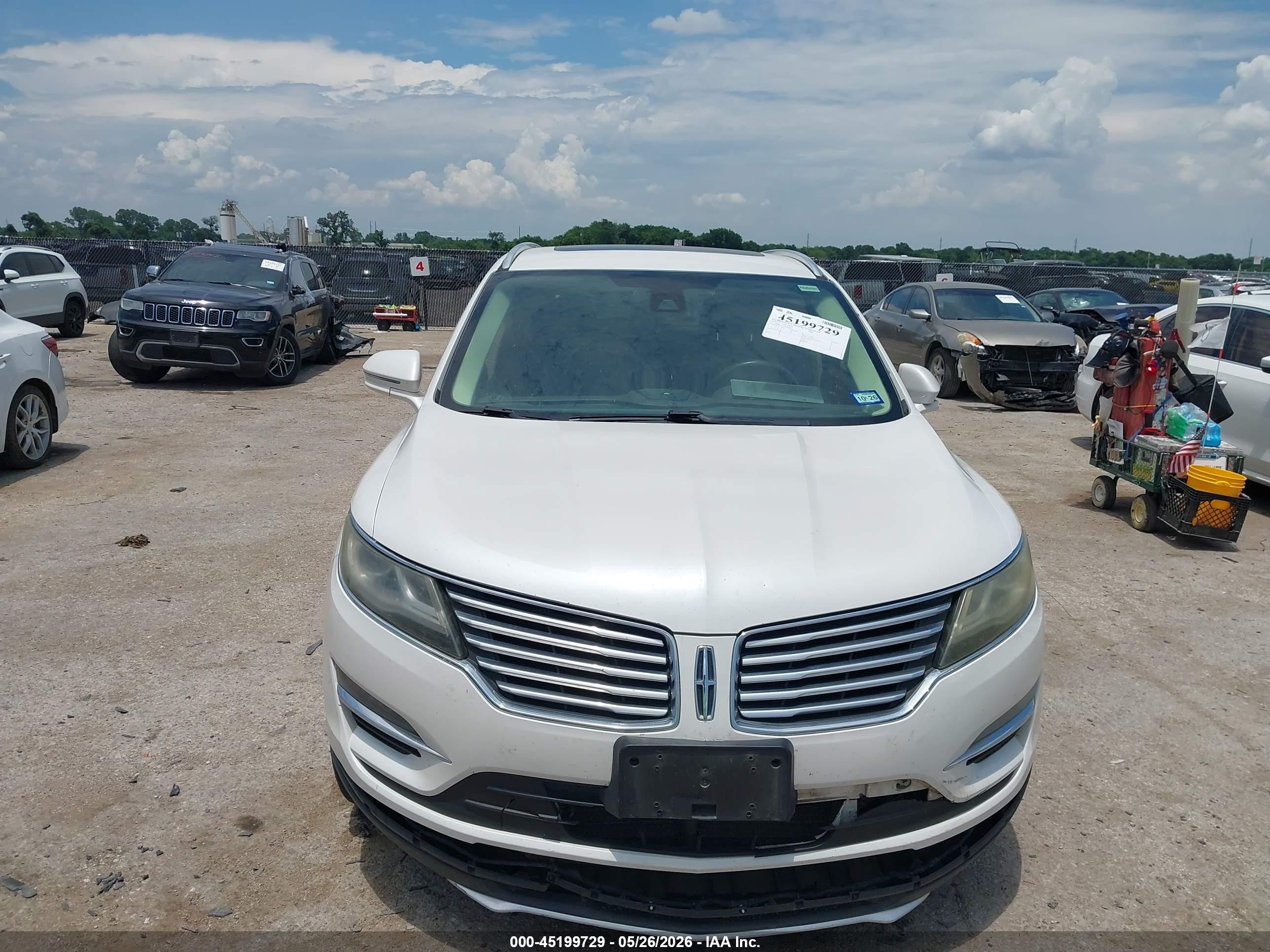 2015 Lincoln Mkc   White vin: 5LMCJ1A94FUJ29303