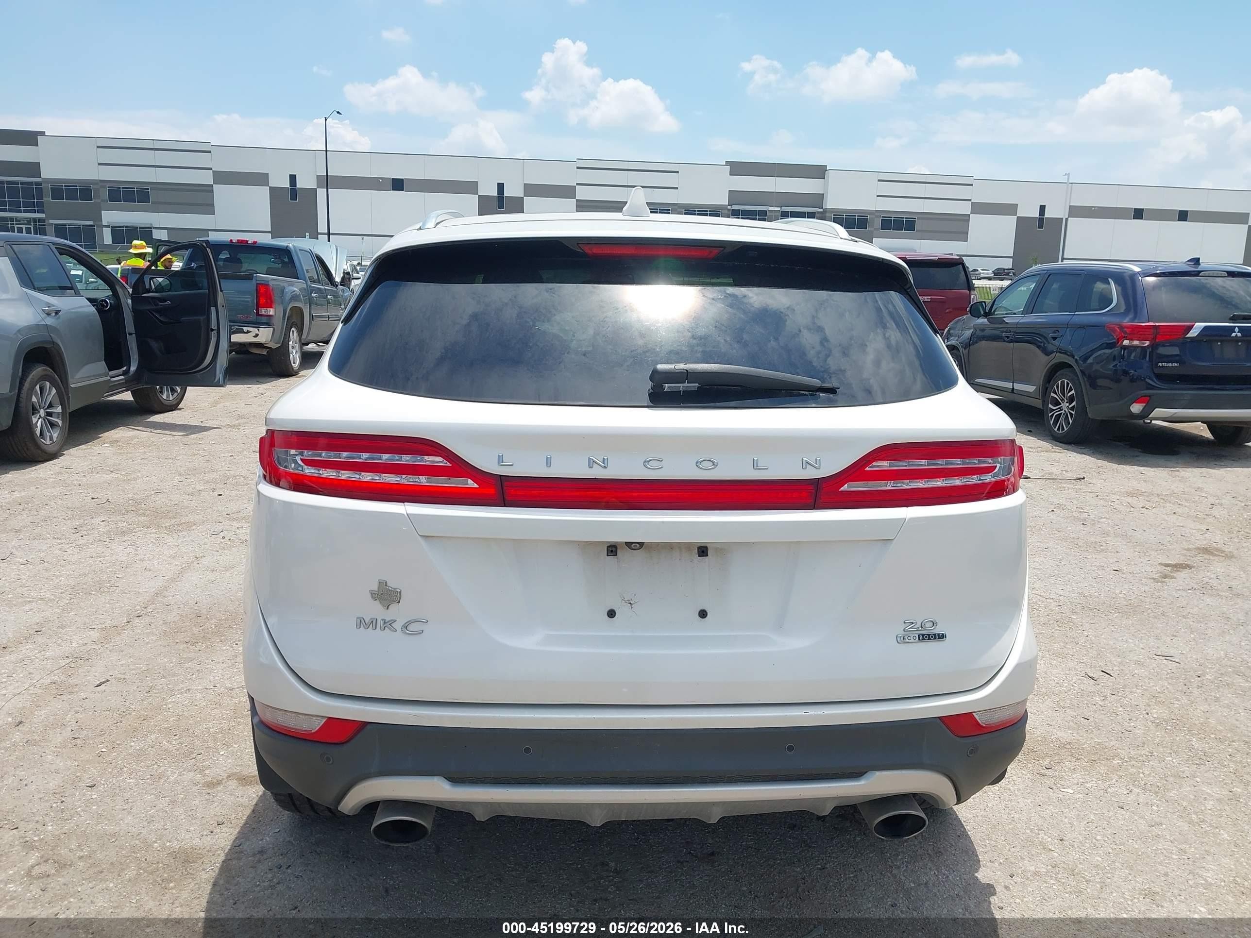 2015 Lincoln Mkc   White vin: 5LMCJ1A94FUJ29303