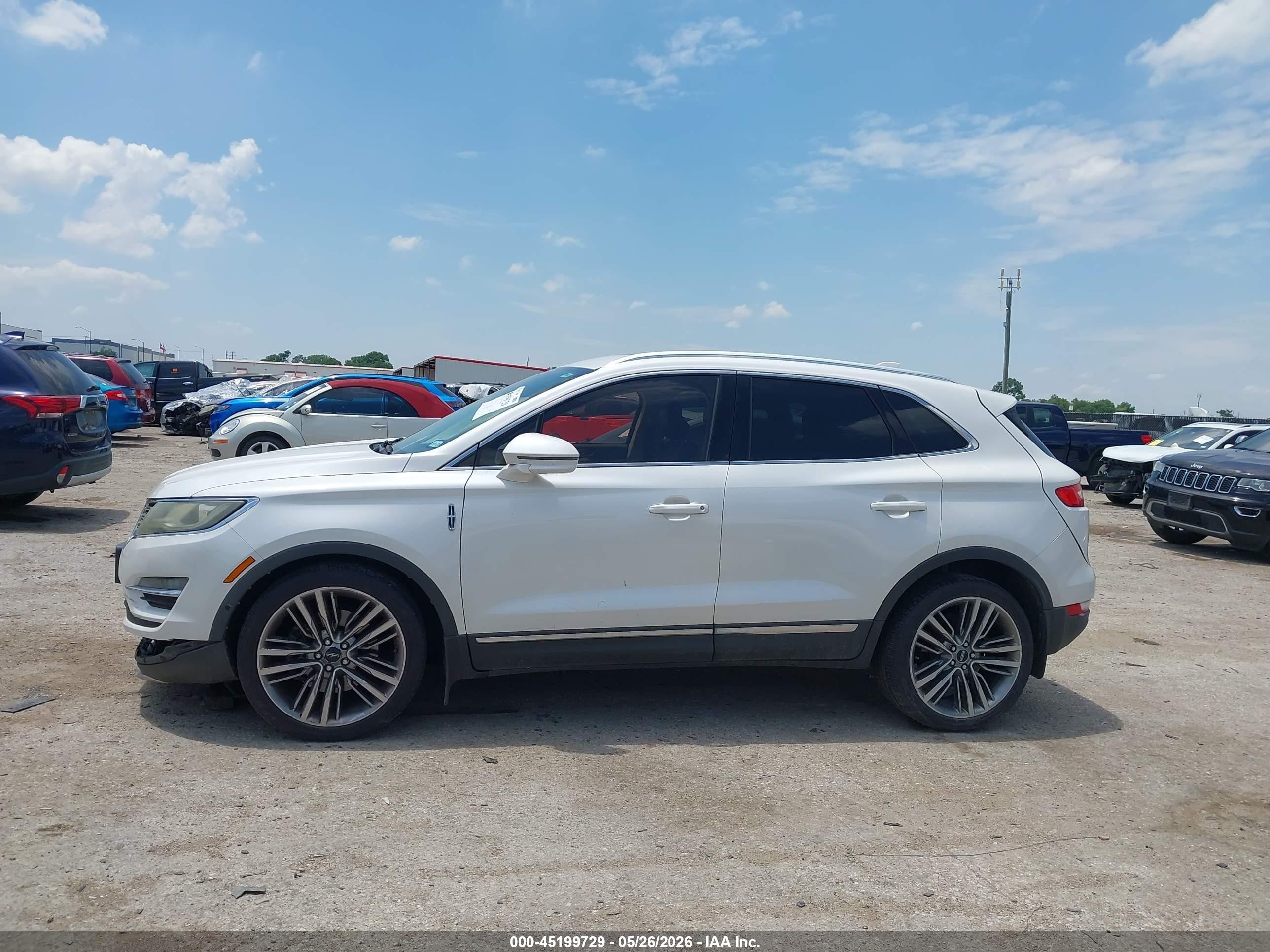2015 Lincoln Mkc   White vin: 5LMCJ1A94FUJ29303