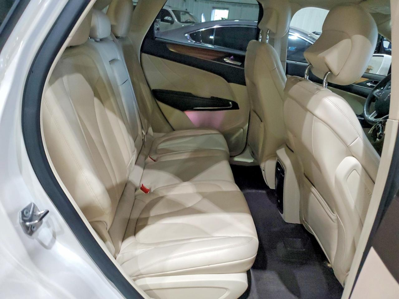 2015 Lincoln Mkc White vin: 5LMCJ1A95FUJ26782