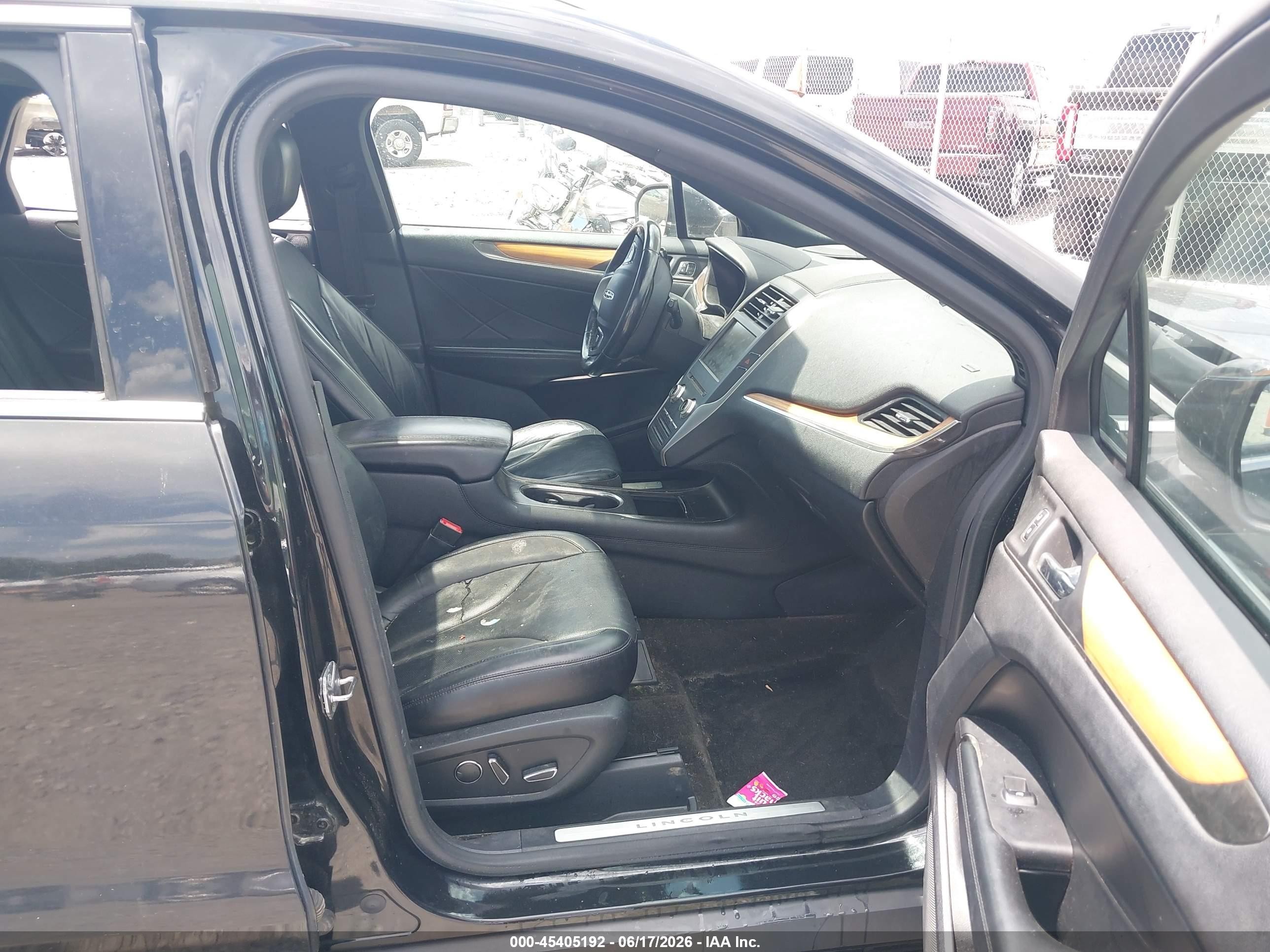 2015 Lincoln Mkc   Black vin: 5LMCJ1A96FUJ10803