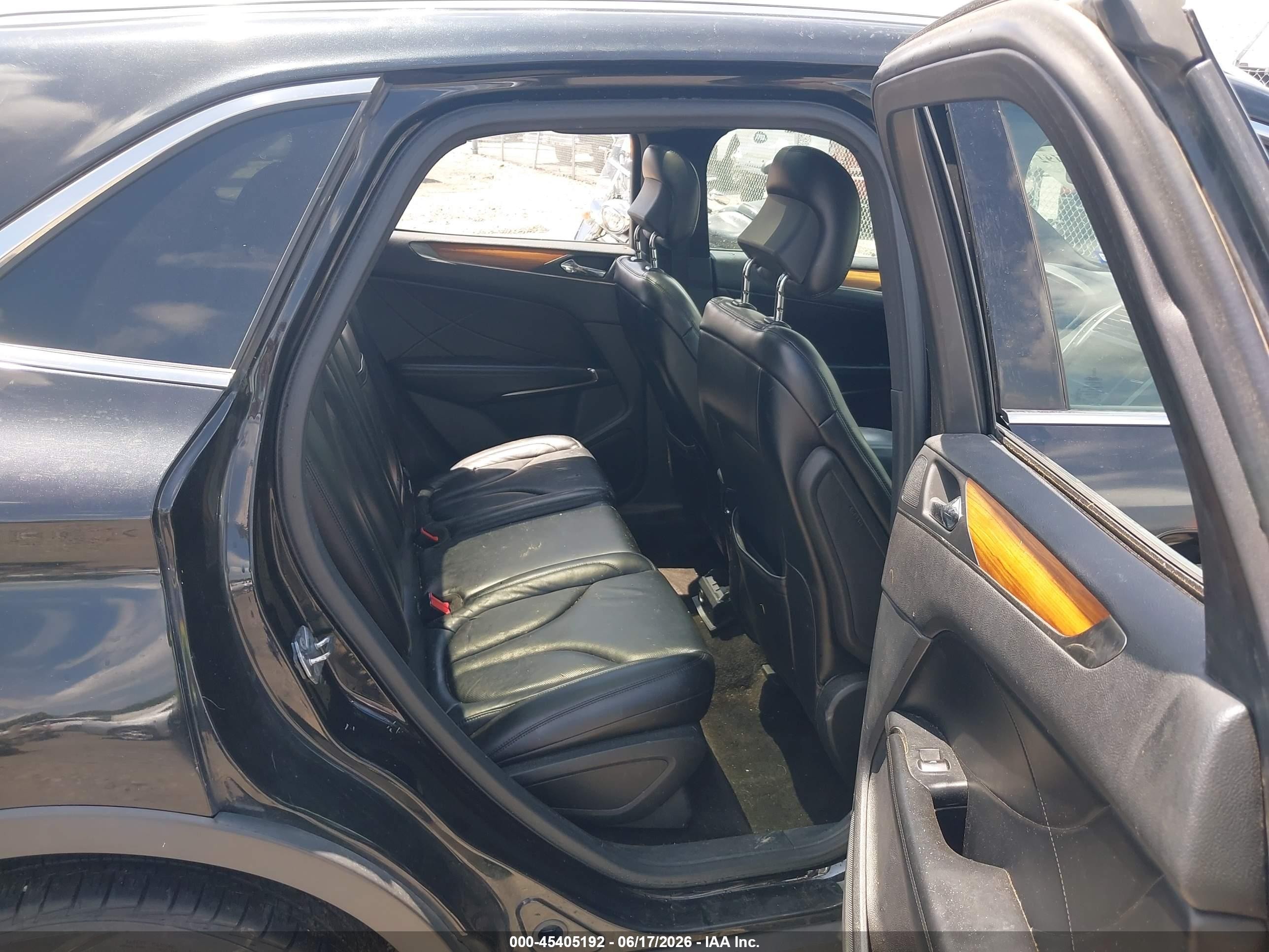 2015 Lincoln Mkc   Black vin: 5LMCJ1A96FUJ10803