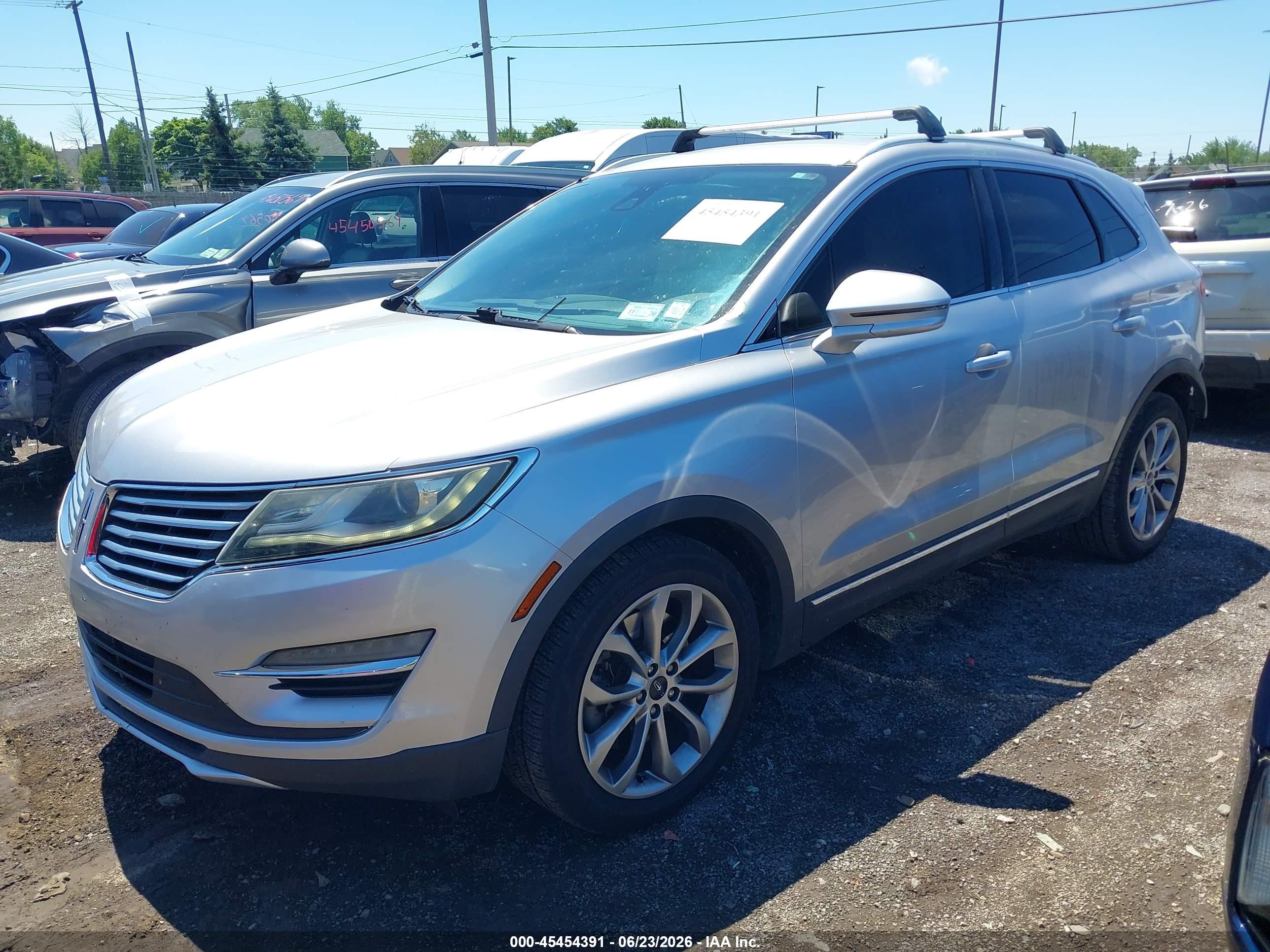 2015 Lincoln Mkc   Silver vin: 5LMCJ1A96FUJ18383