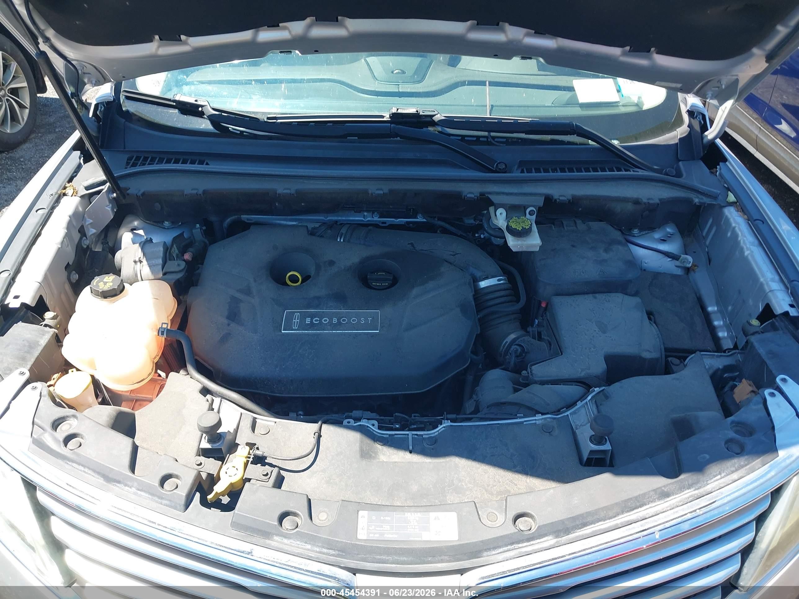 2015 Lincoln Mkc   Silver vin: 5LMCJ1A96FUJ18383