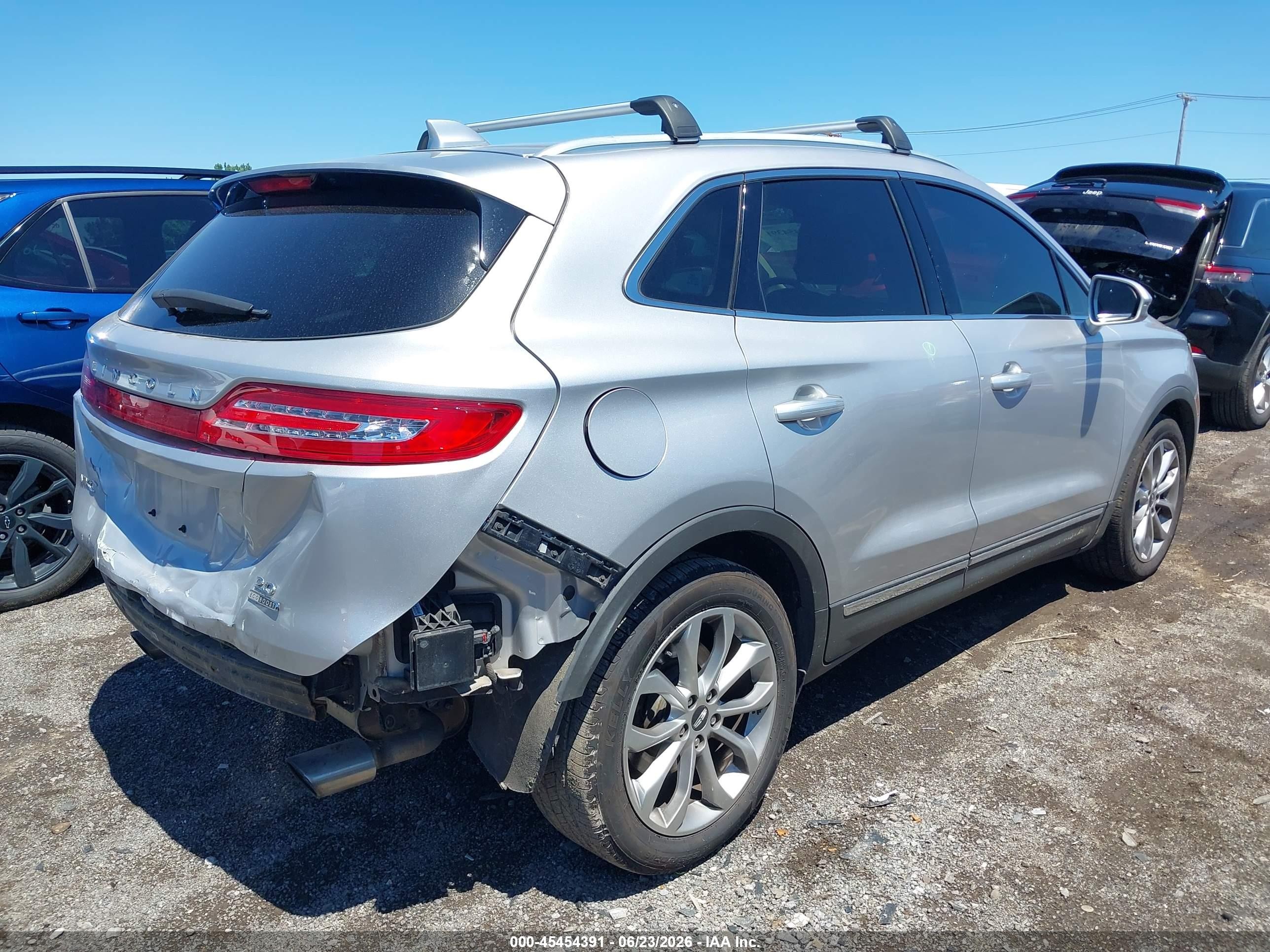 2015 Lincoln Mkc   Silver vin: 5LMCJ1A96FUJ18383