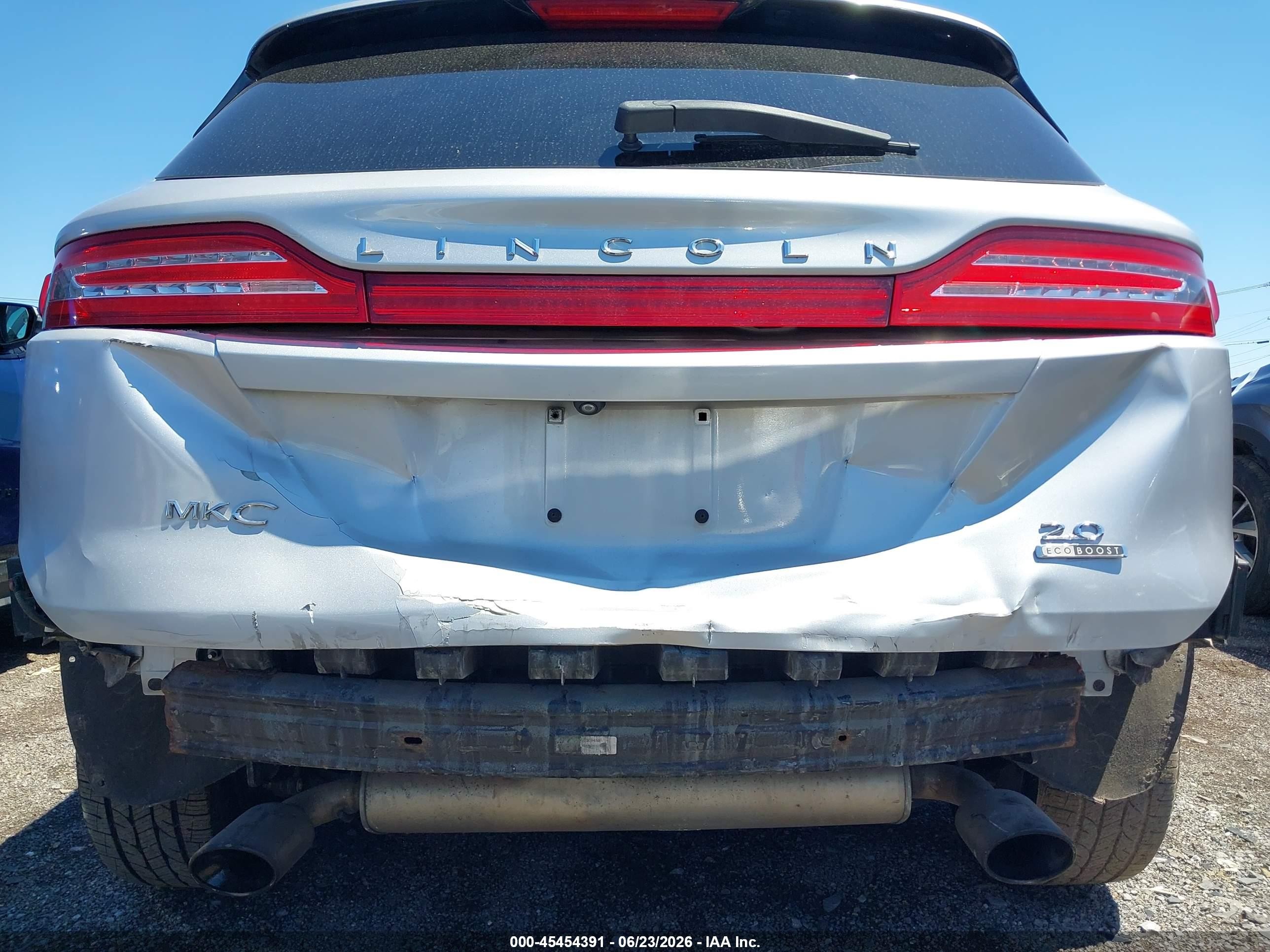 2015 Lincoln Mkc   Silver vin: 5LMCJ1A96FUJ18383