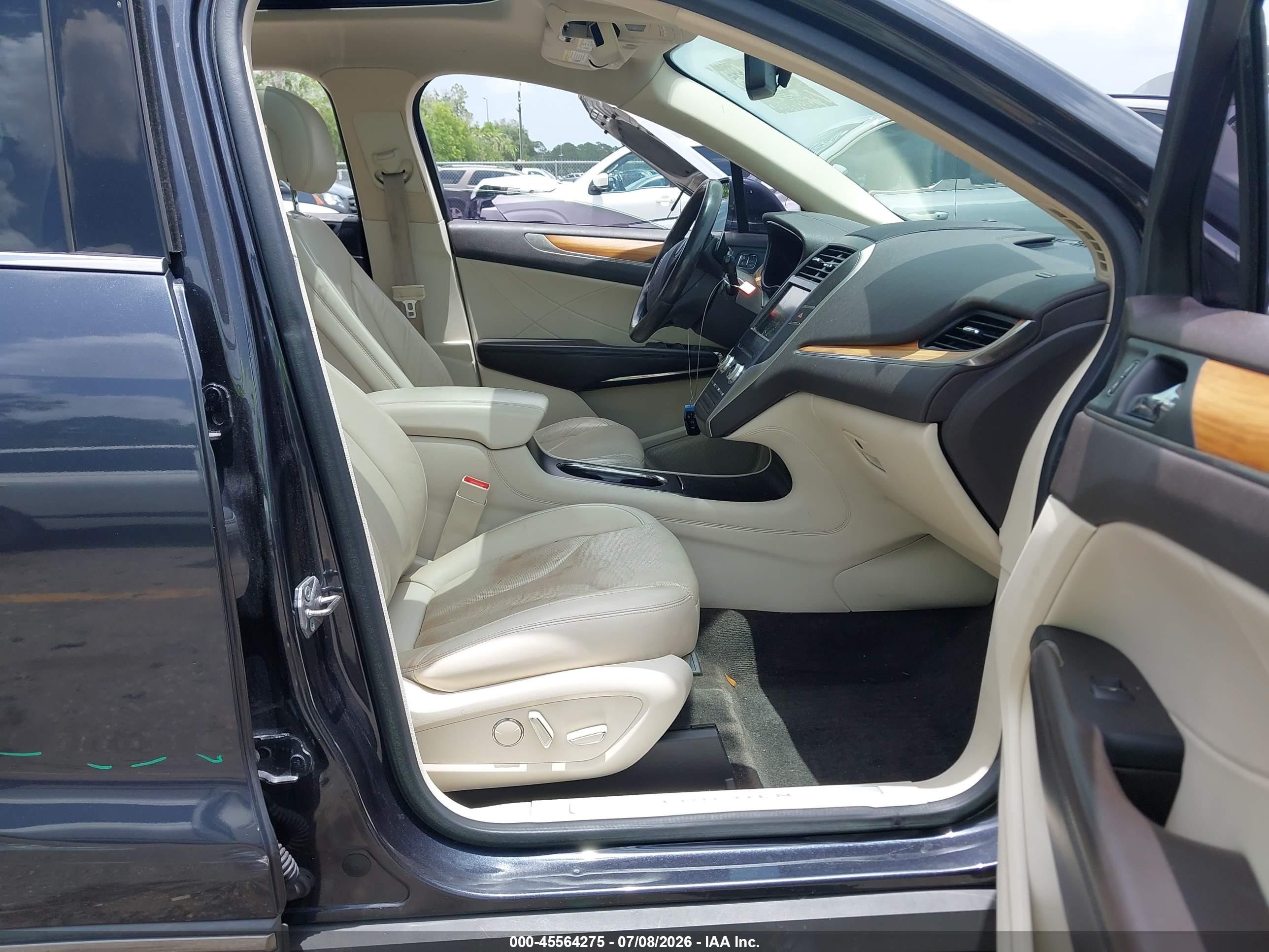 2015 Lincoln Mkc   Черный vin: 5LMCJ1A96FUJ20022