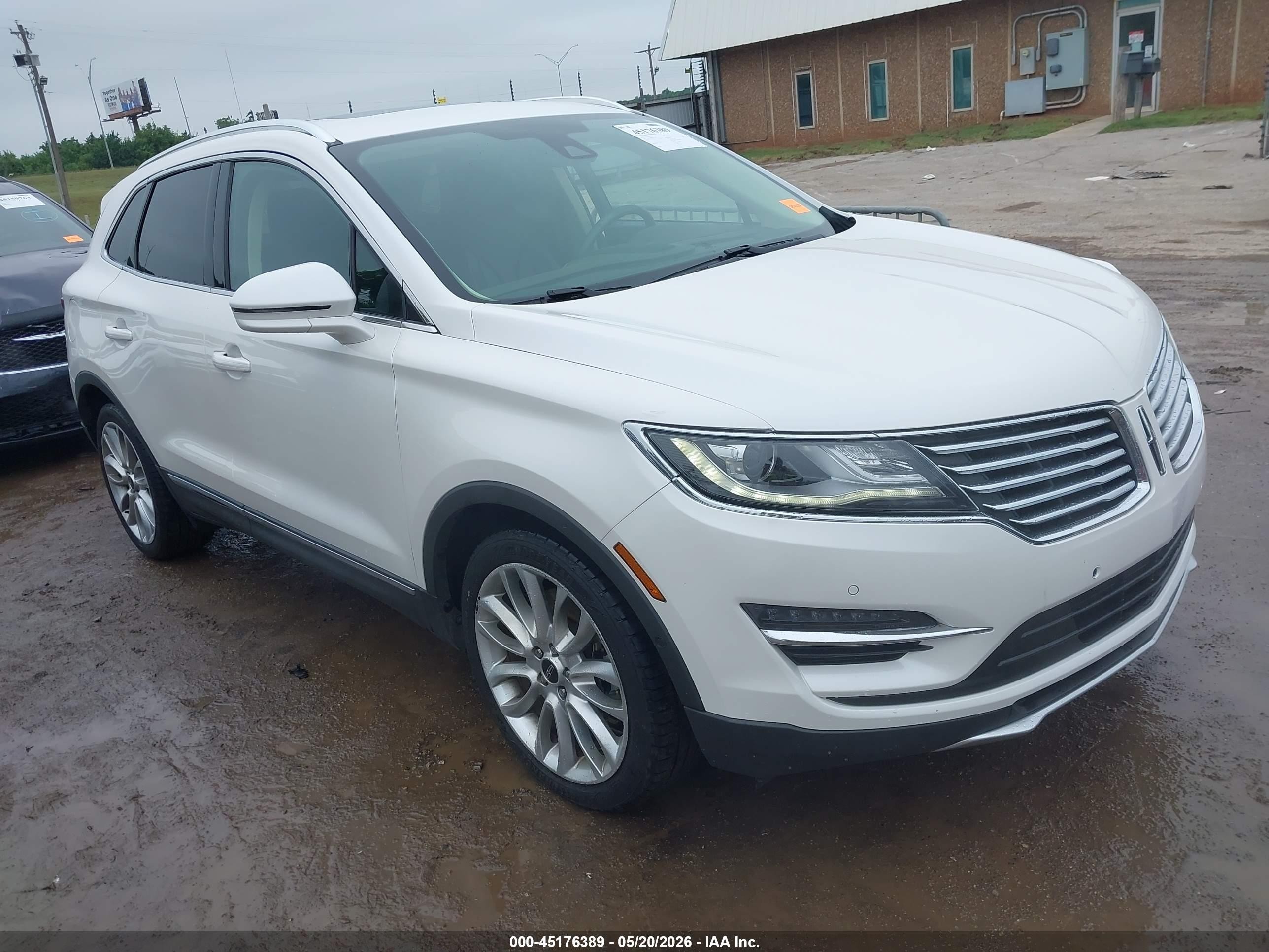 2015 Lincoln Mkc   White vin: 5LMCJ1A96FUJ23728